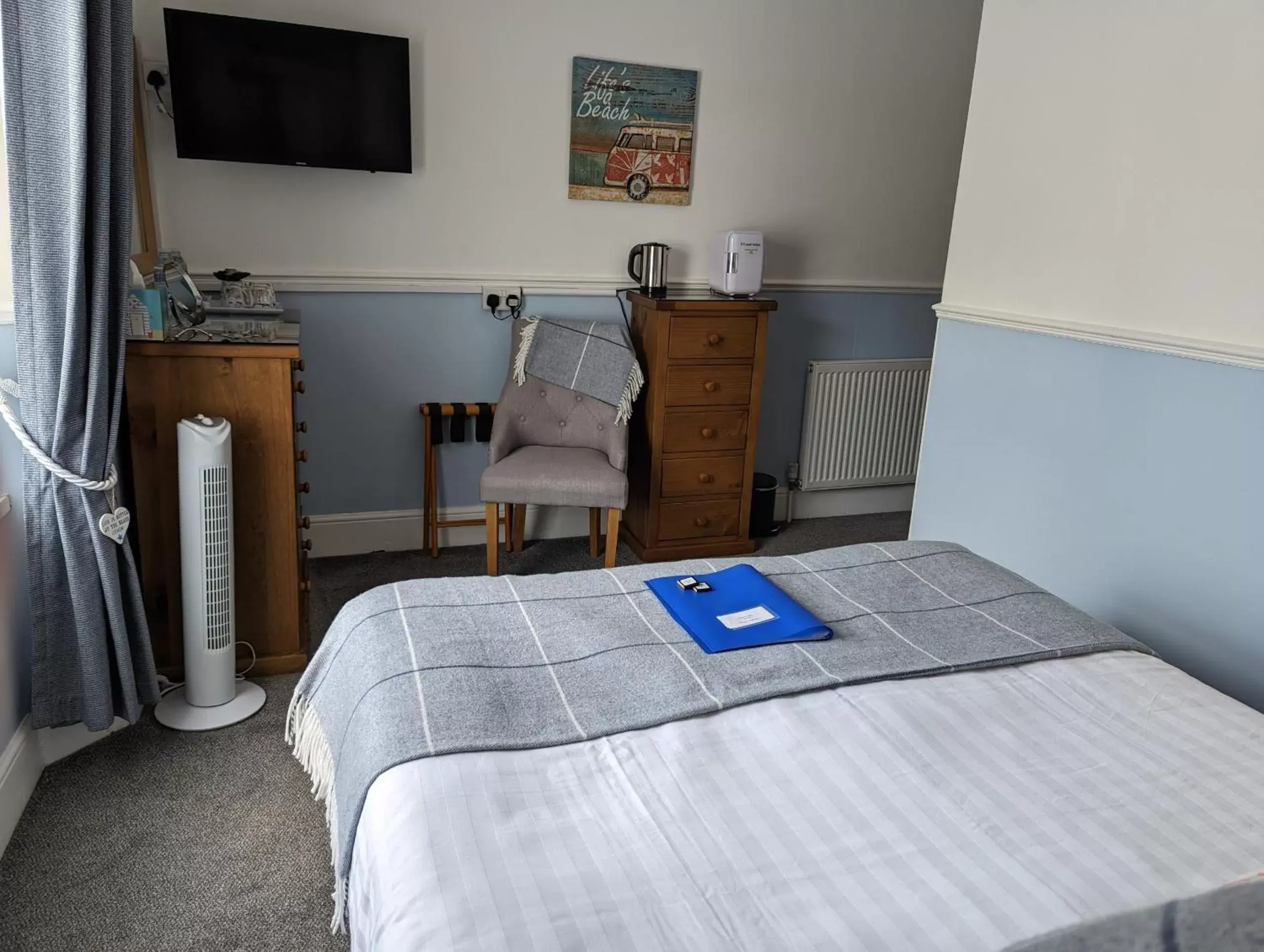 Bedroom, Bed in Abingdon House