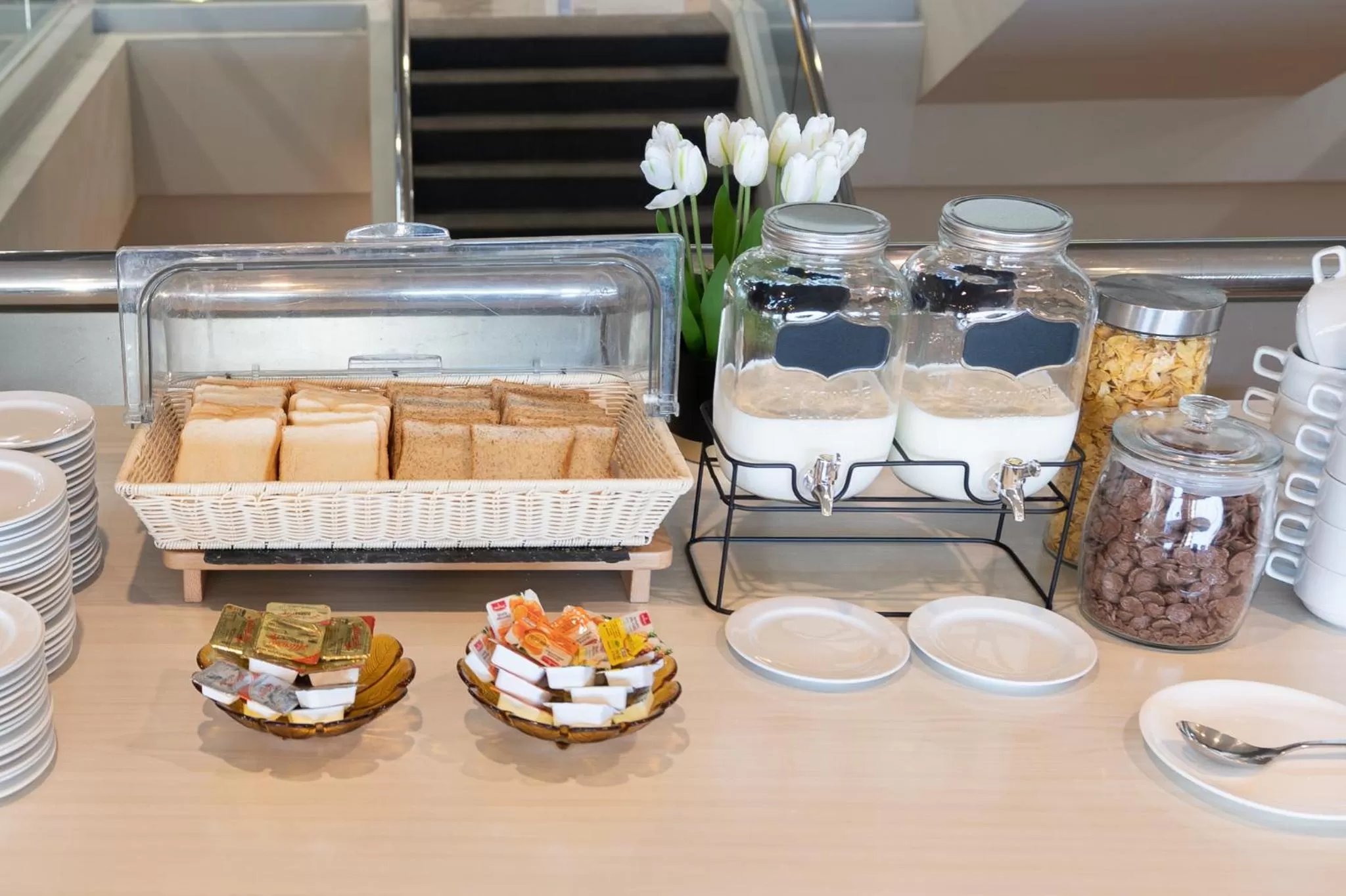 Restaurant/places to eat in Riverine Place Hotel and Residence