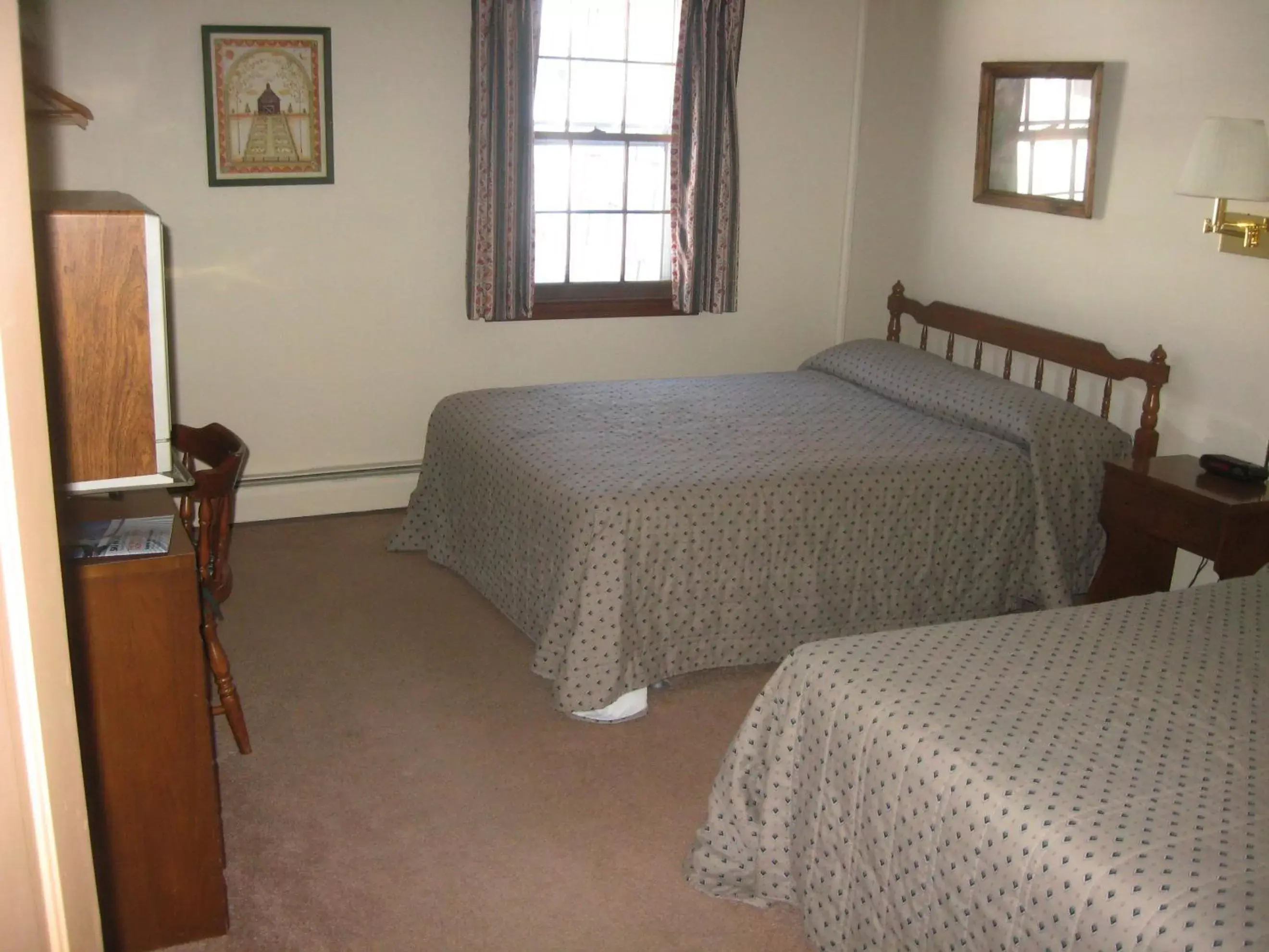 Double Room with Two Double Beds in Big Bears Lodge Double Room with Two Double Beds in Big Bears Lodge