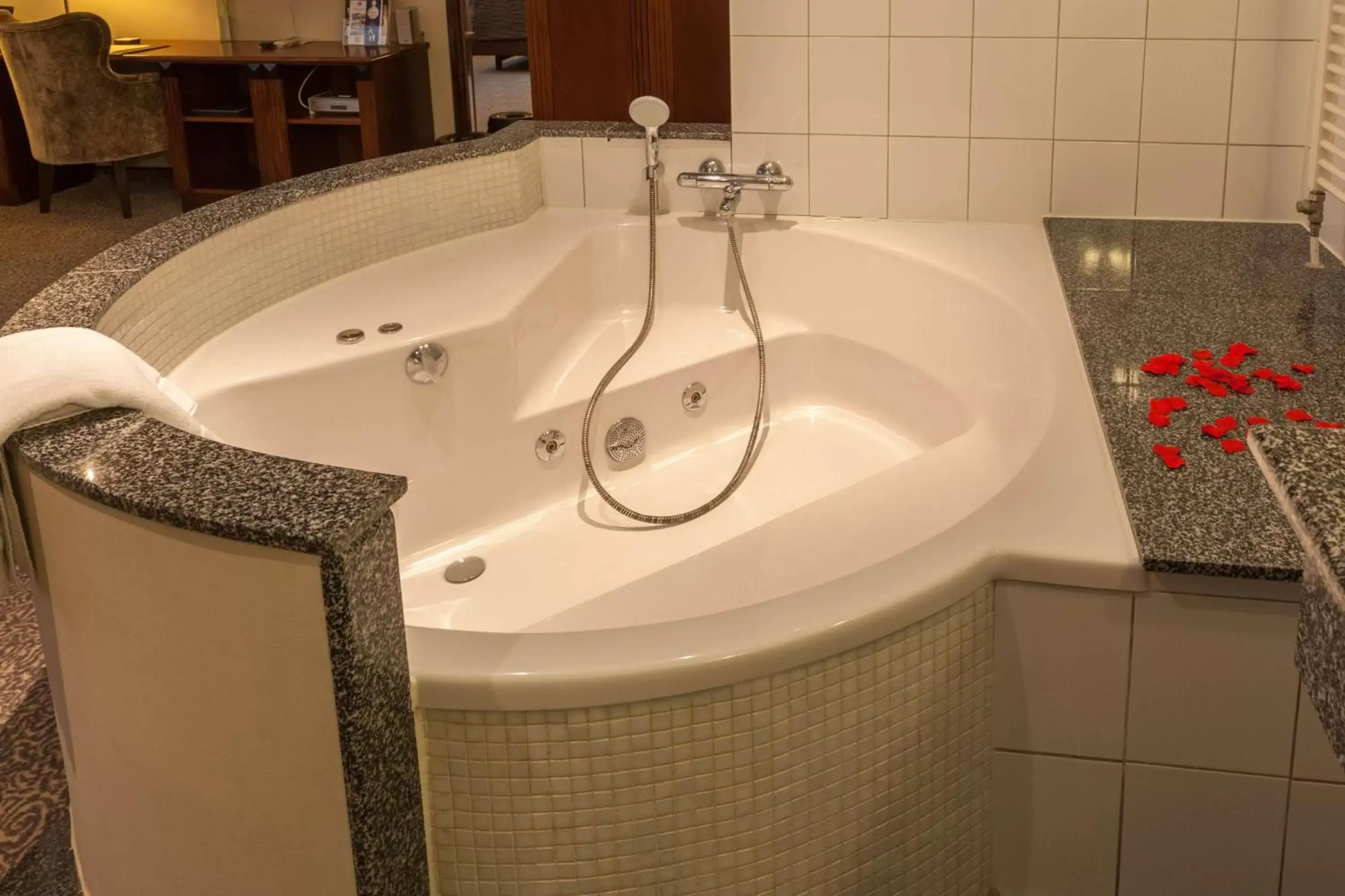 Bathroom in Best Western Hotel Nobis Eindhoven-Venlo A67