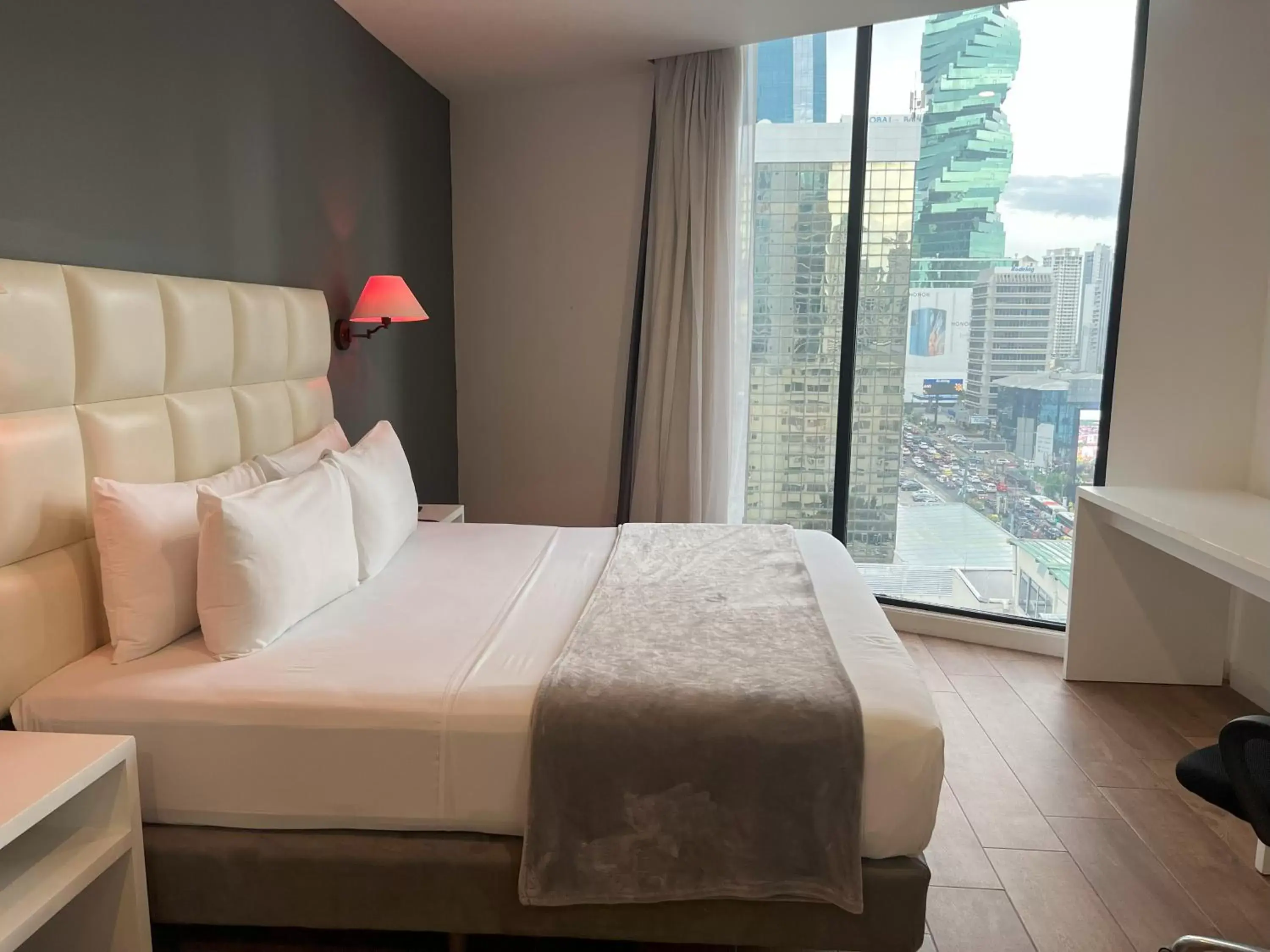 View (from property/room), Bed in Hotel Mio Panamá View (from property/room), Bed in Hotel Mio Panamá