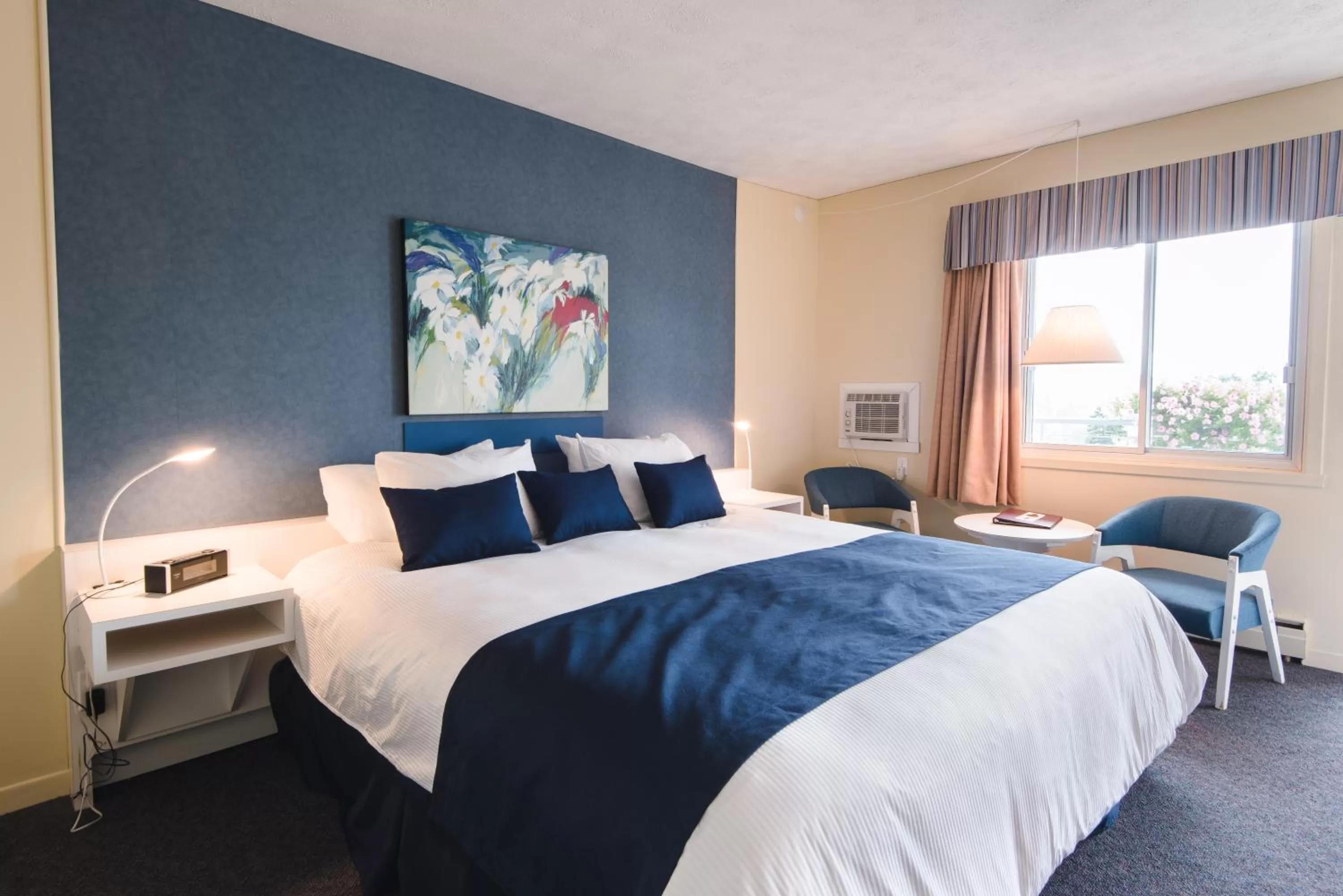 River view, Bed in Auberge le Parasol