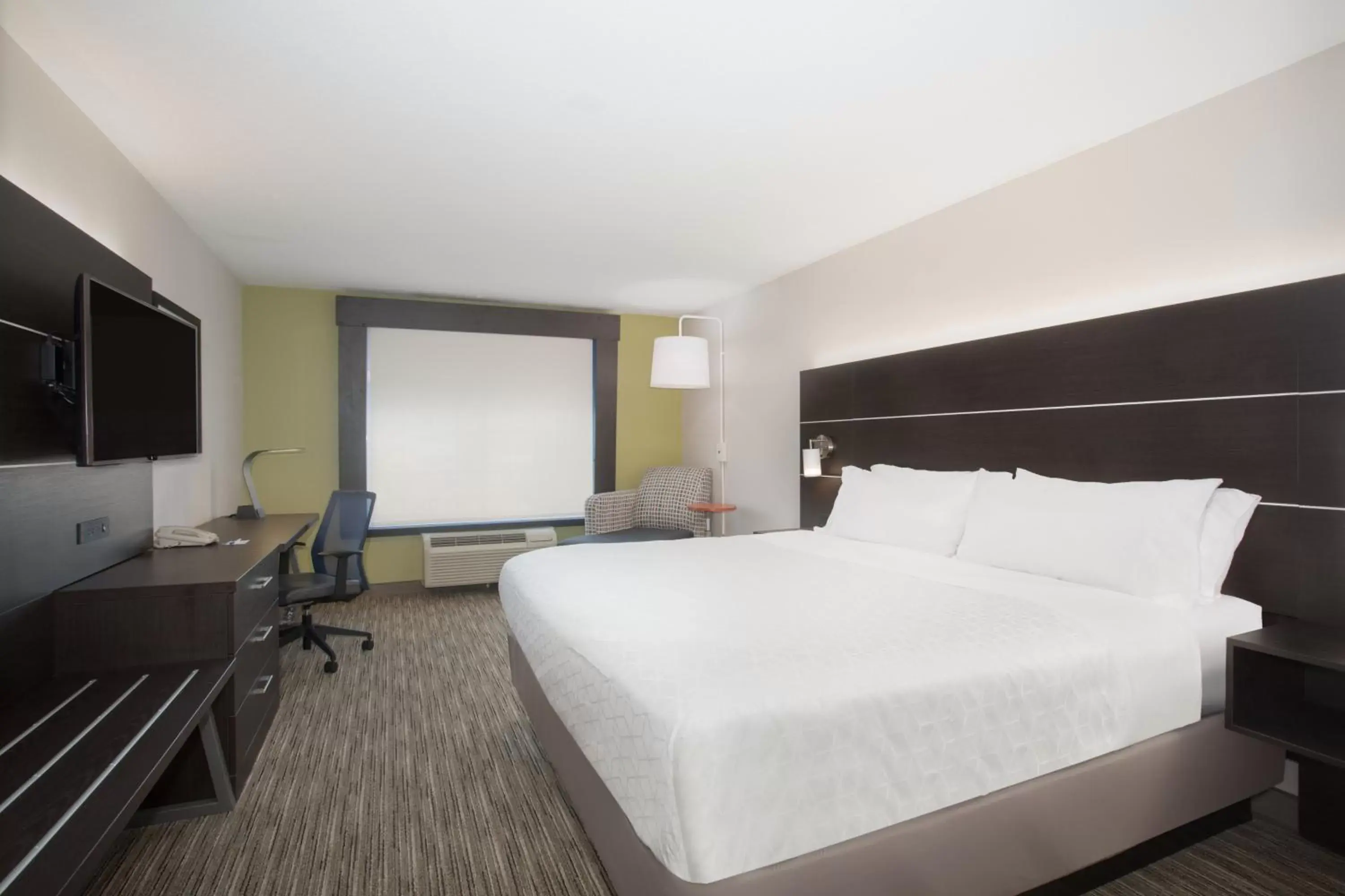 Photo of the whole room, Bed in Holiday Inn Express Hotel & Suites Longmont, an IHG Hotel