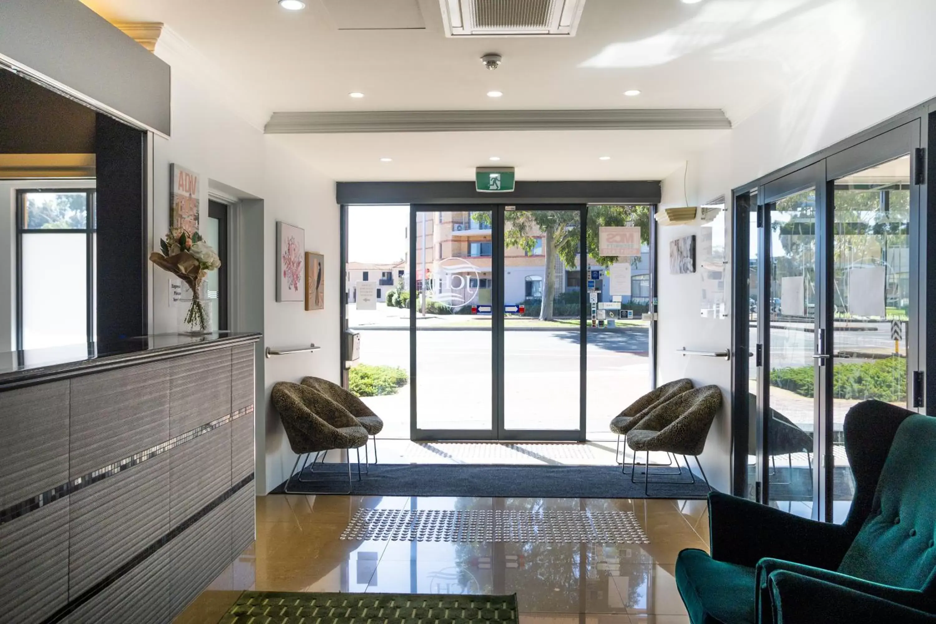 Lobby or reception in Joondalup City Hotel
