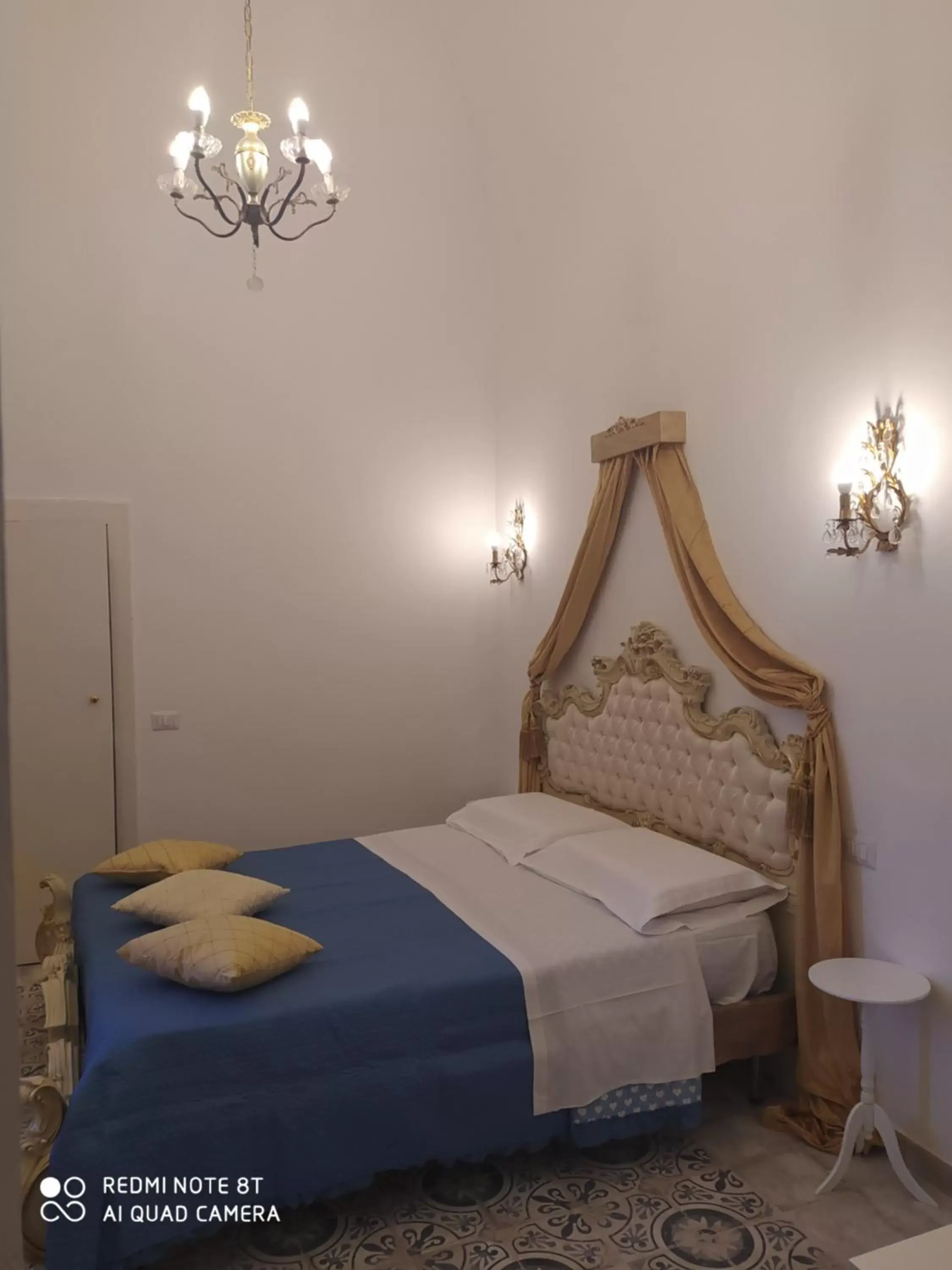 Bed in DONNA LUCREZIA b&b Boutique Hotel Style