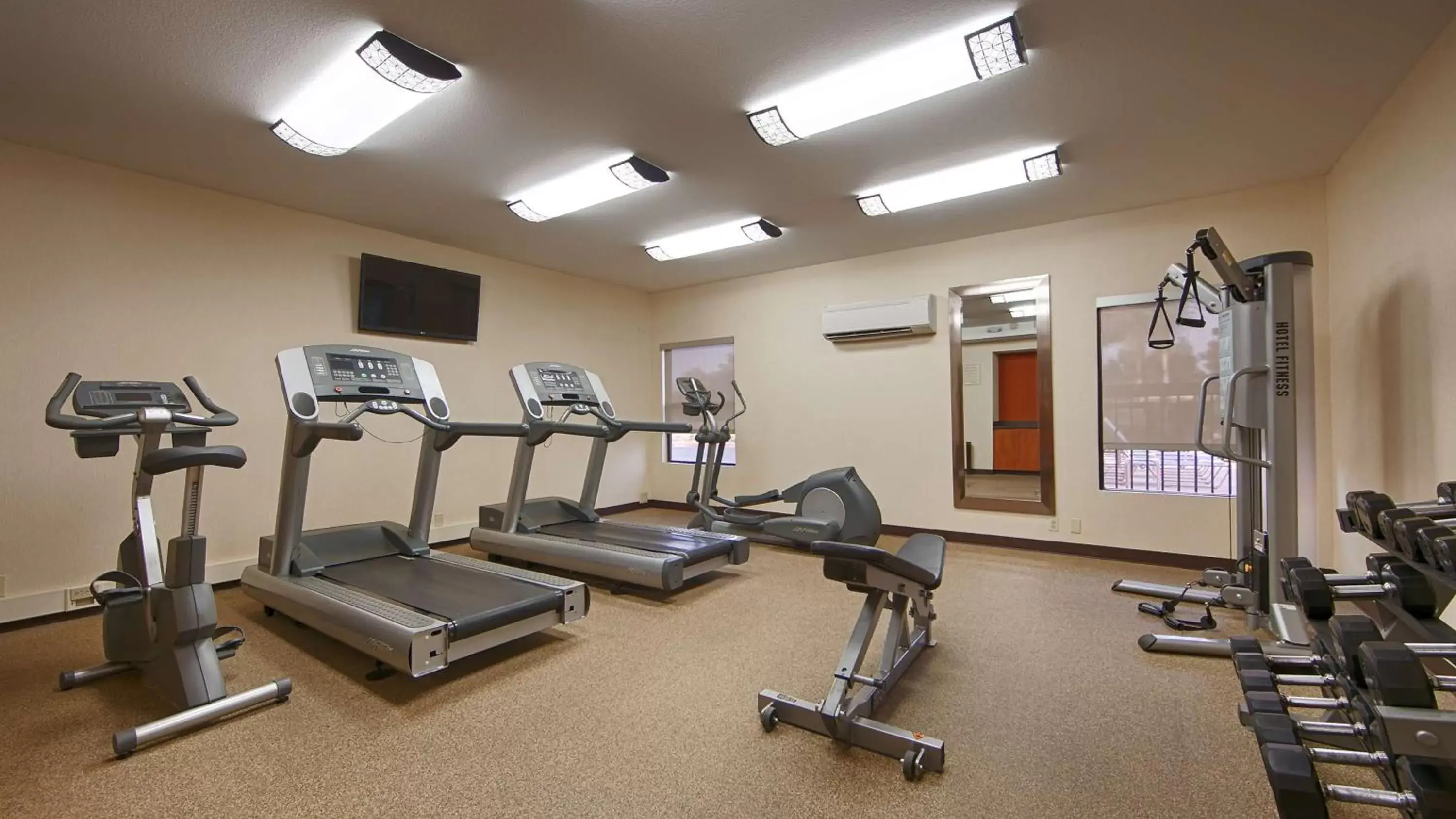 Fitness centre/facilities in Best Western Plus Fresno Airport Hotel