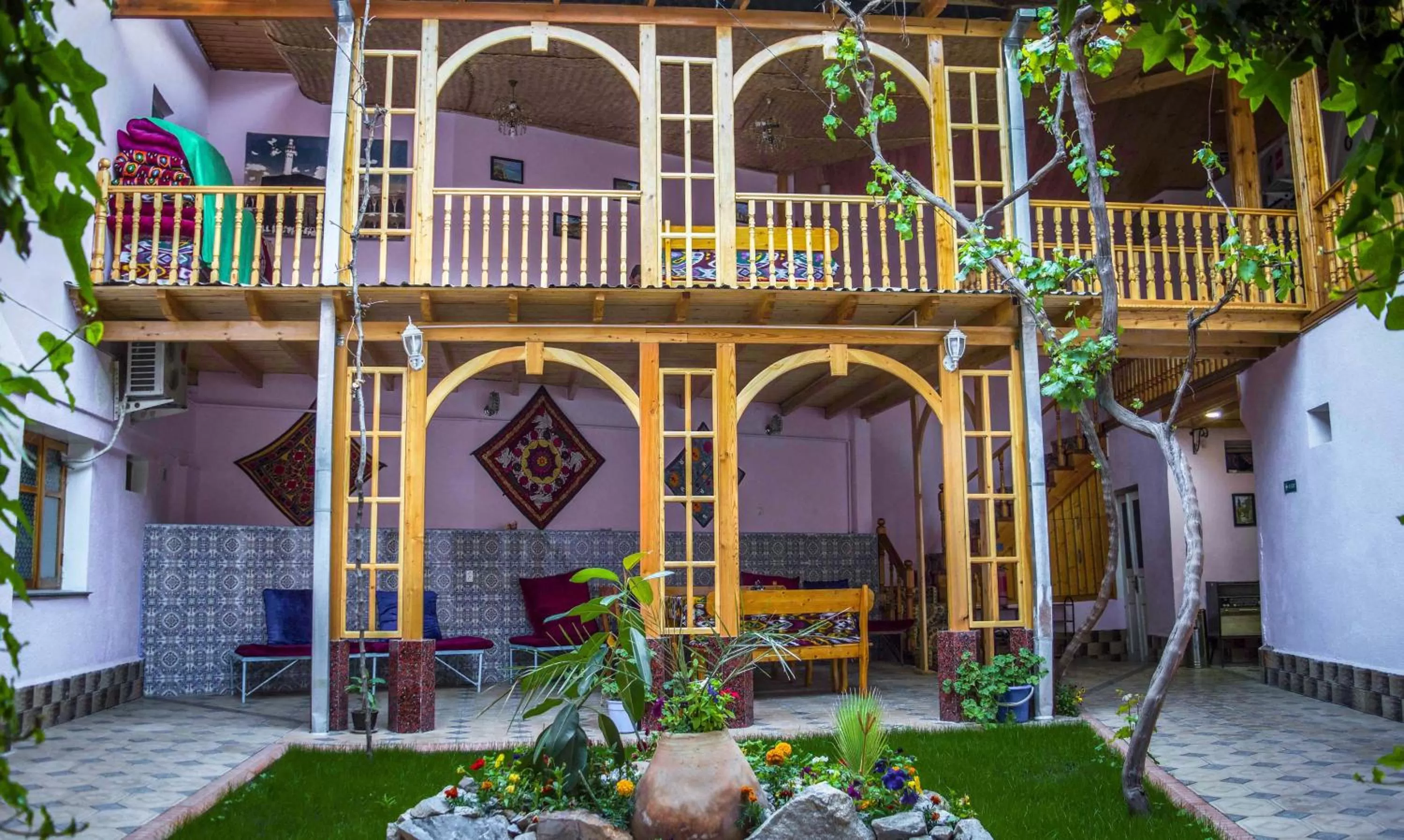 Property building in Jahongir