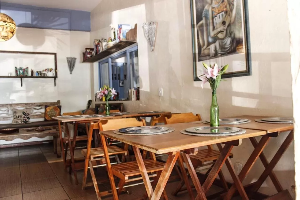 Restaurant/Places to Eat in Pousada L'escale