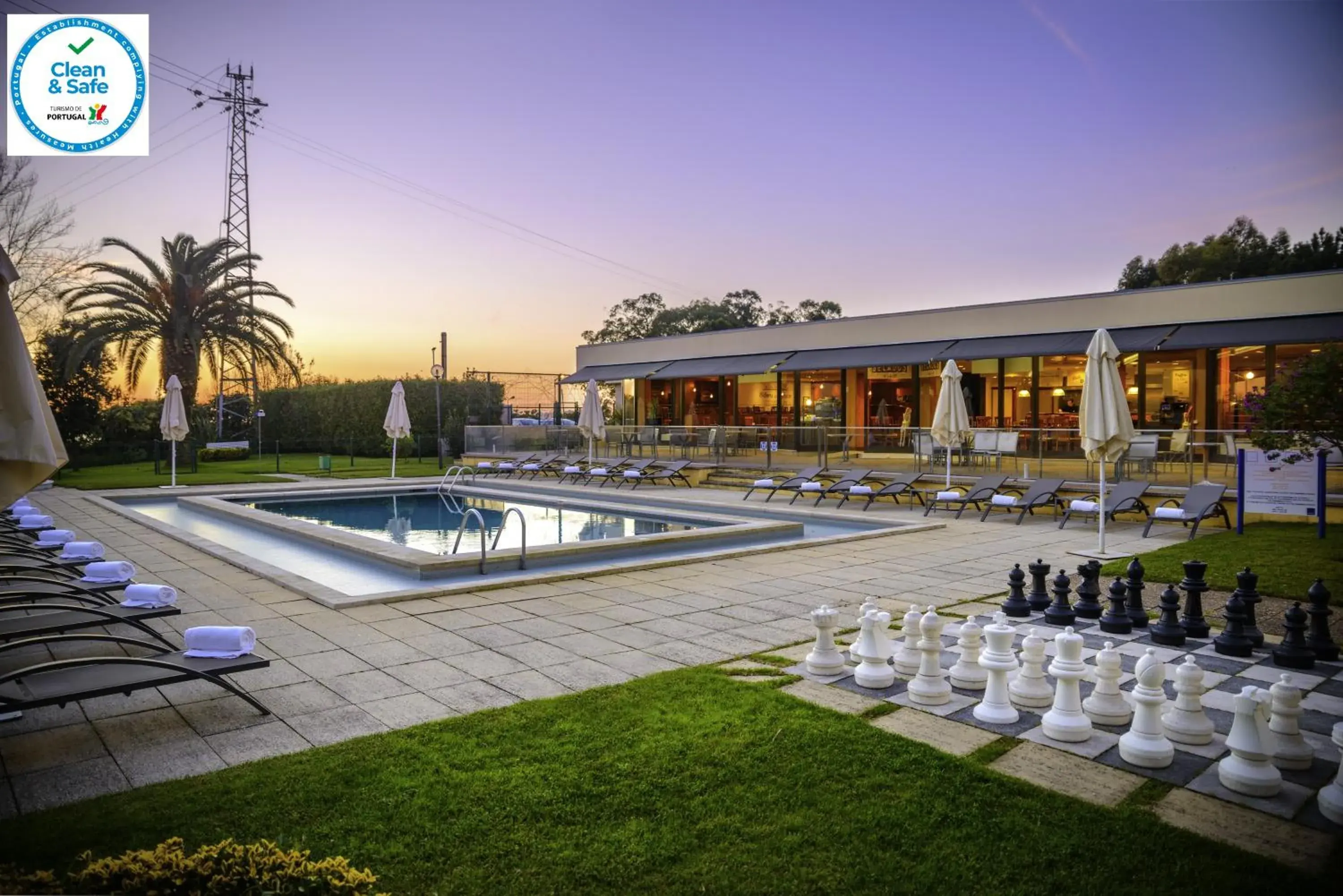 Garden, Swimming Pool in Novotel Porto Gaia