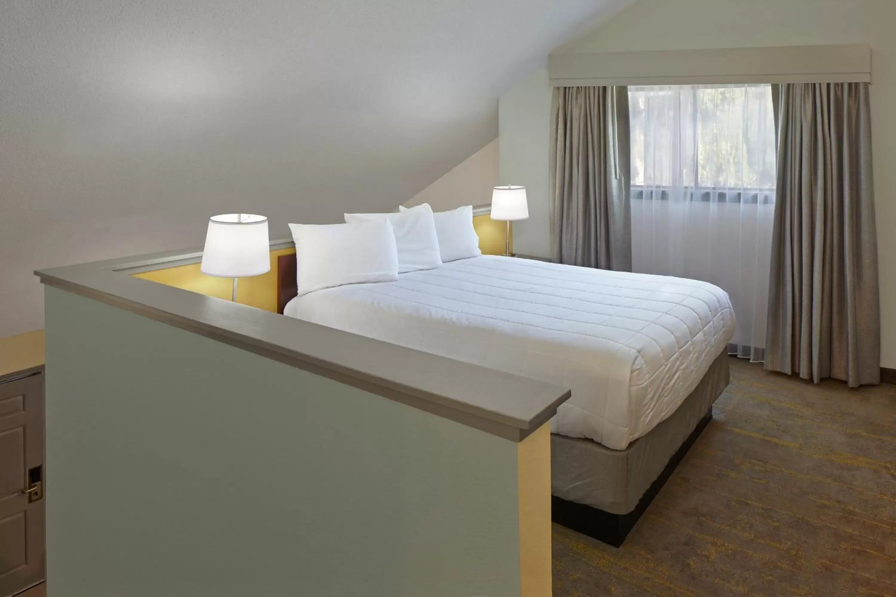 Bedroom, Bed in New Haven Village Suites