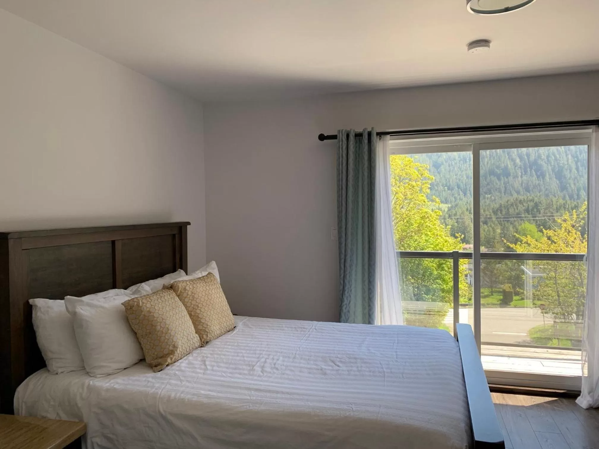 Bed in Black Rooster Guesthouse