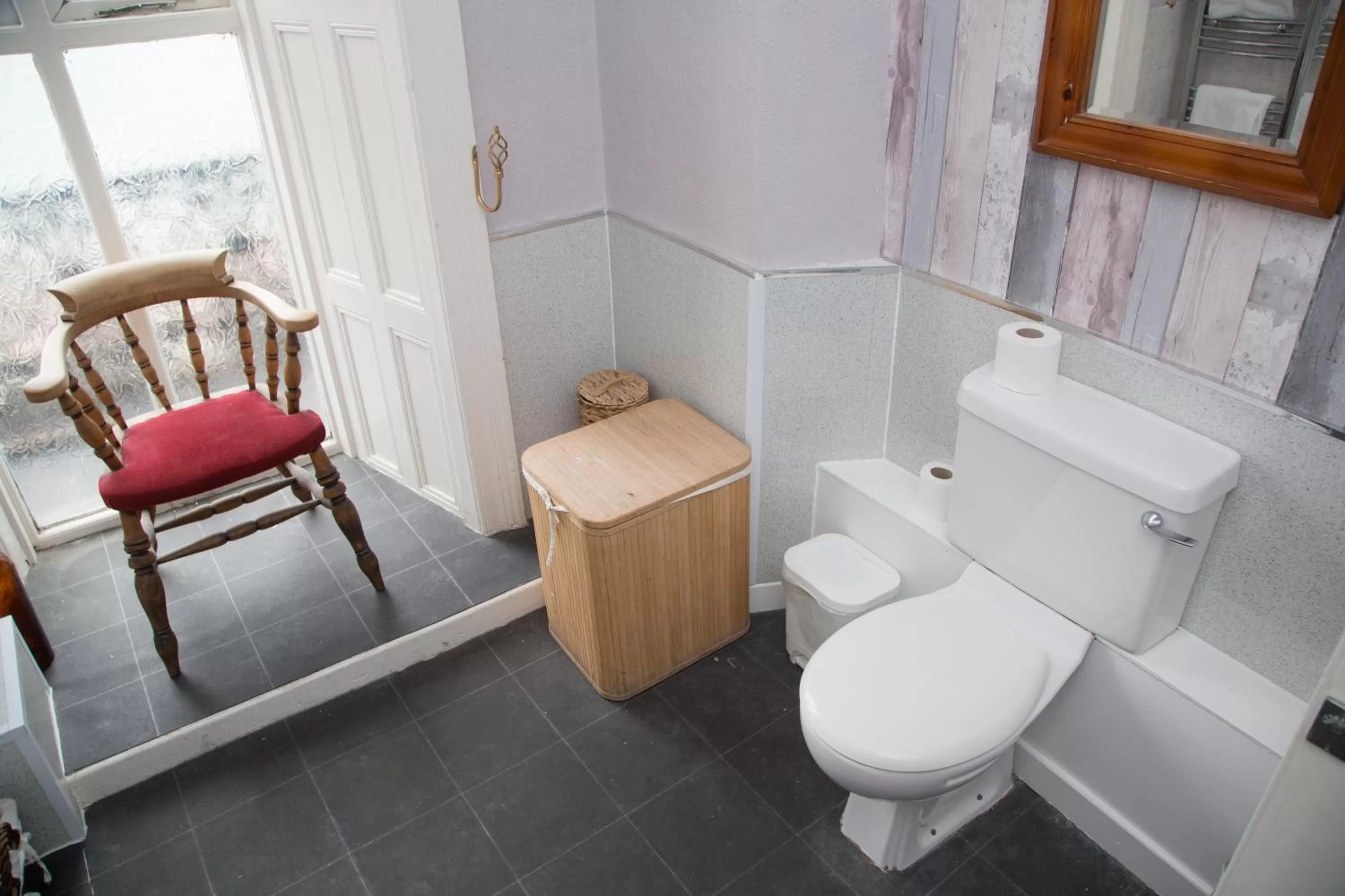 Bathroom in Anglesey Arms