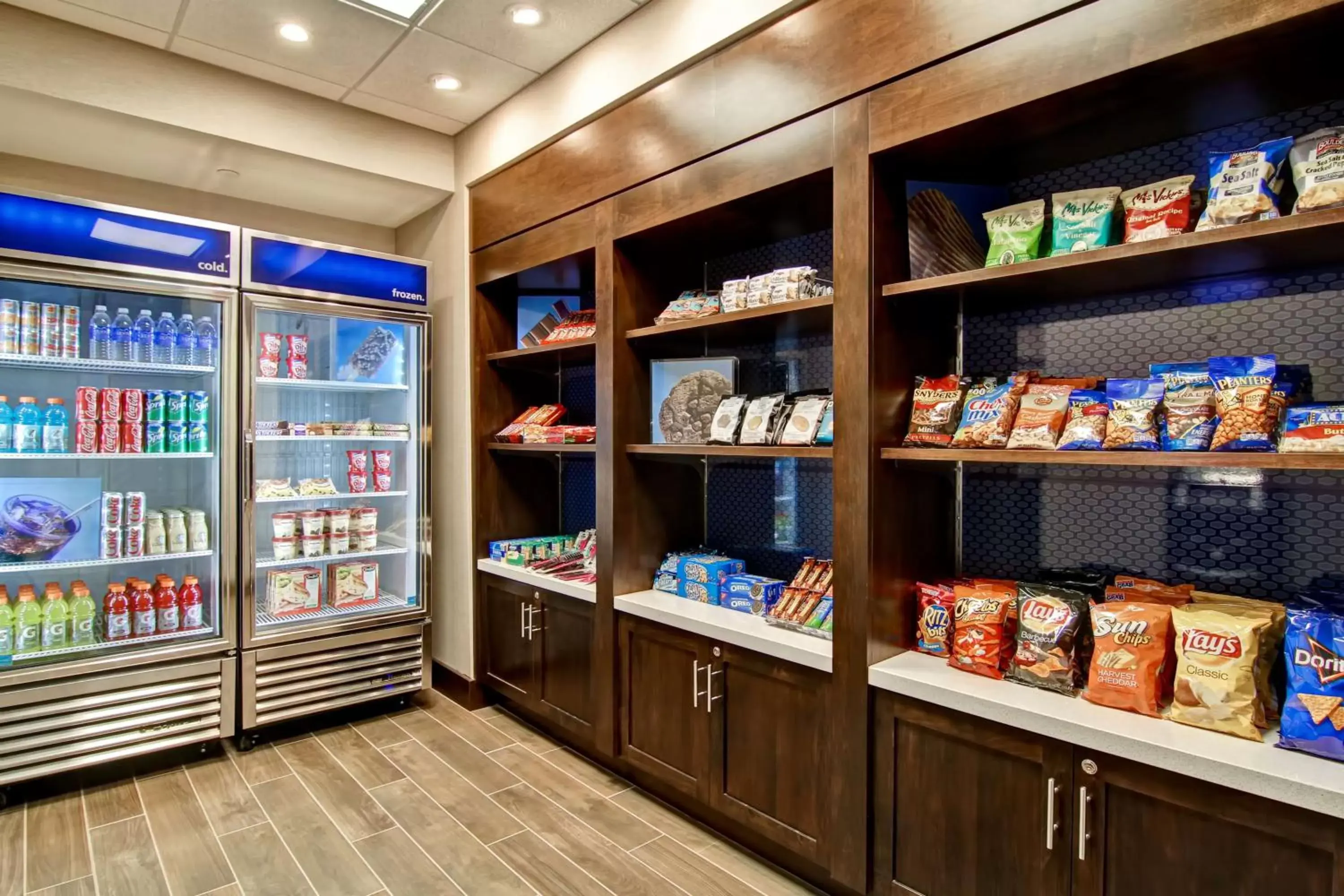 Restaurant/places to eat in Hampton Inn & Suites Detroit/Troy Restaurant/places to eat in Hampton Inn & Suites Detroit/Troy