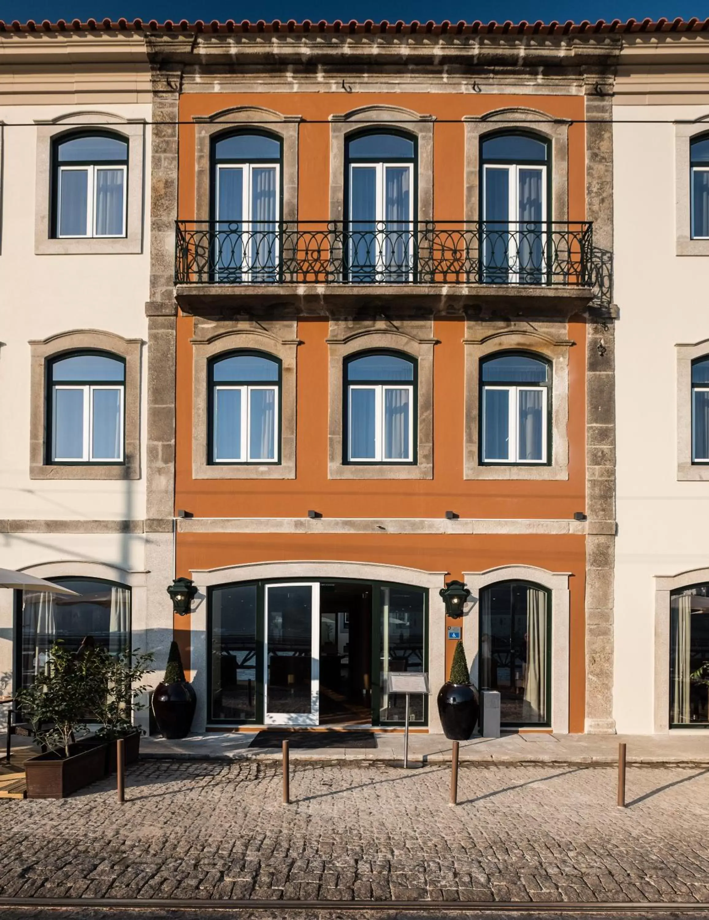 Facade/entrance, Property Building in Vila Gale Porto Ribeira