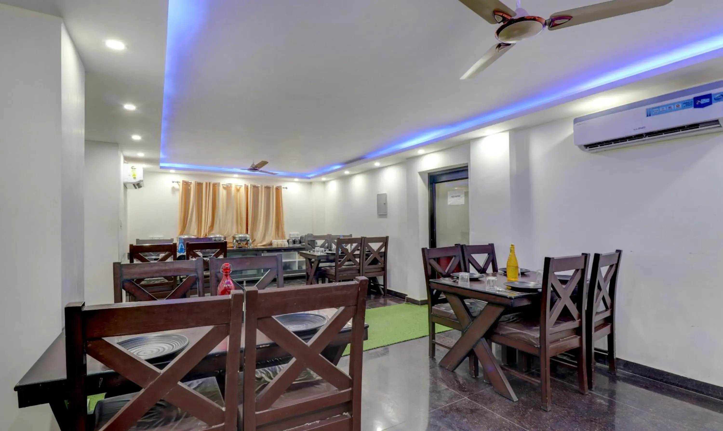 Restaurant/places to eat in Itsy Hotels NV, Tapovan Restaurant/places to eat in Itsy Hotels NV, Tapovan