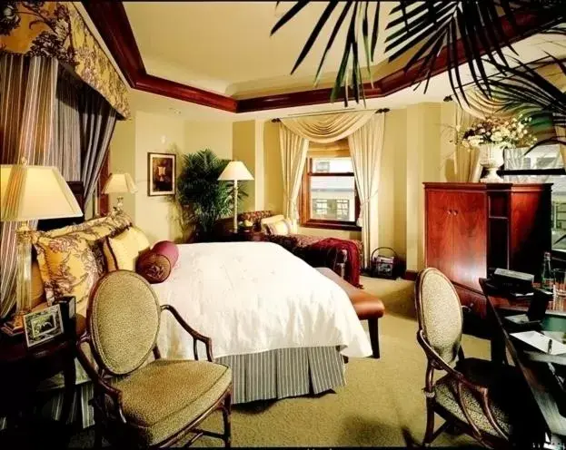 Day, Bed in The Rose Hotel Day, Bed in The Rose Hotel