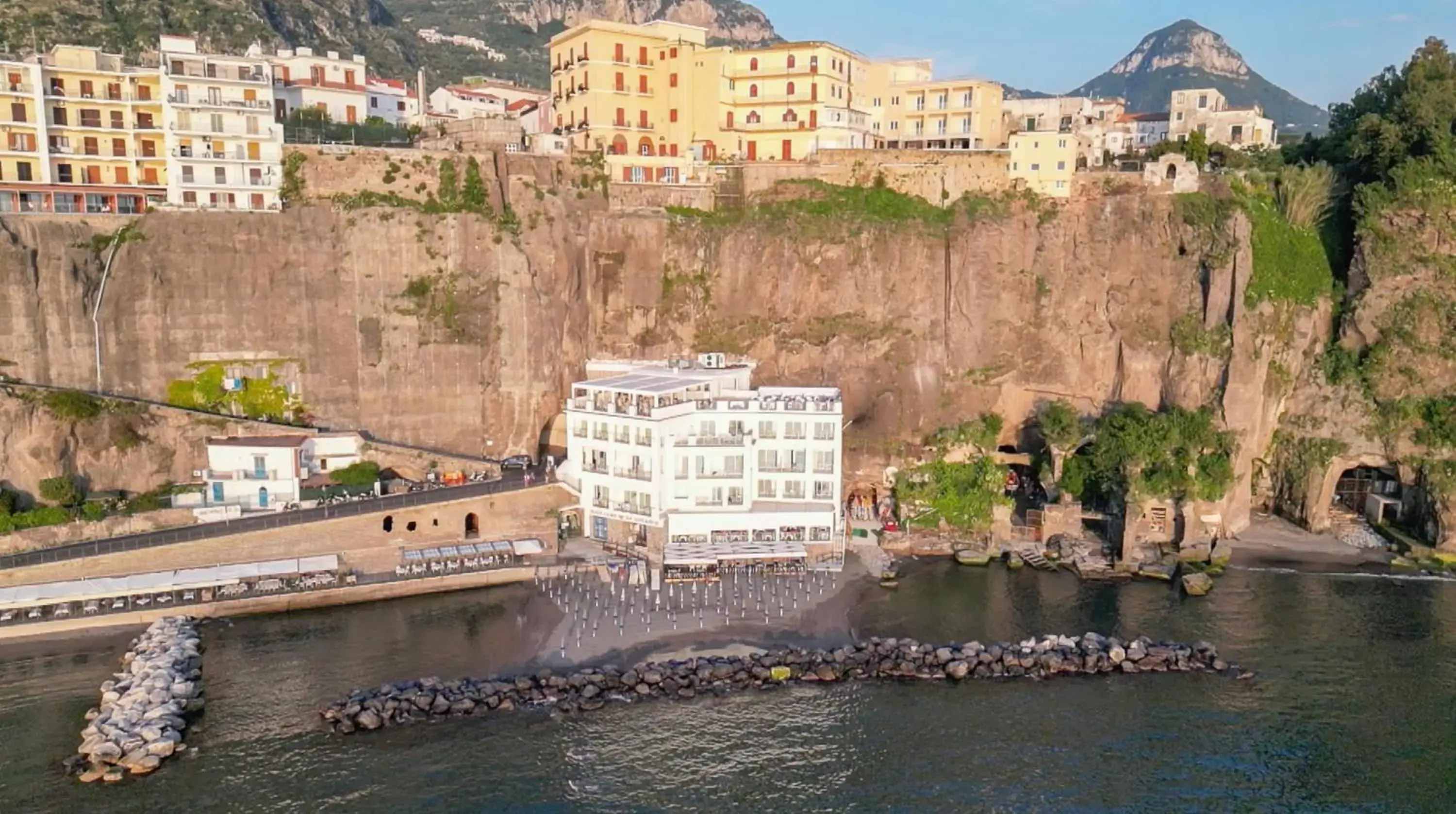 Property building, Bird's-eye View in Hotel Giosue' a mare