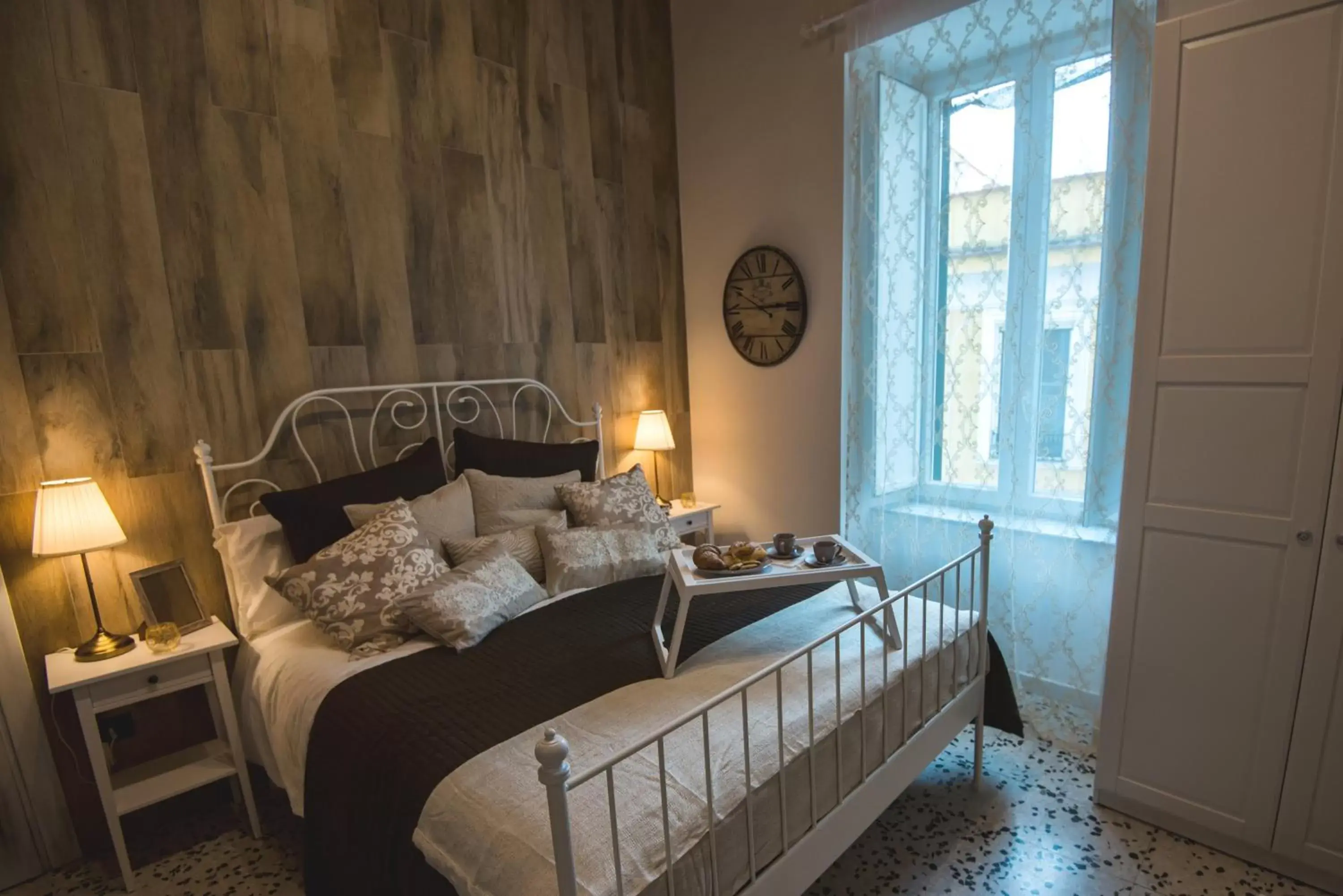 Bed in Elegant B&B - Il Vicolo storico