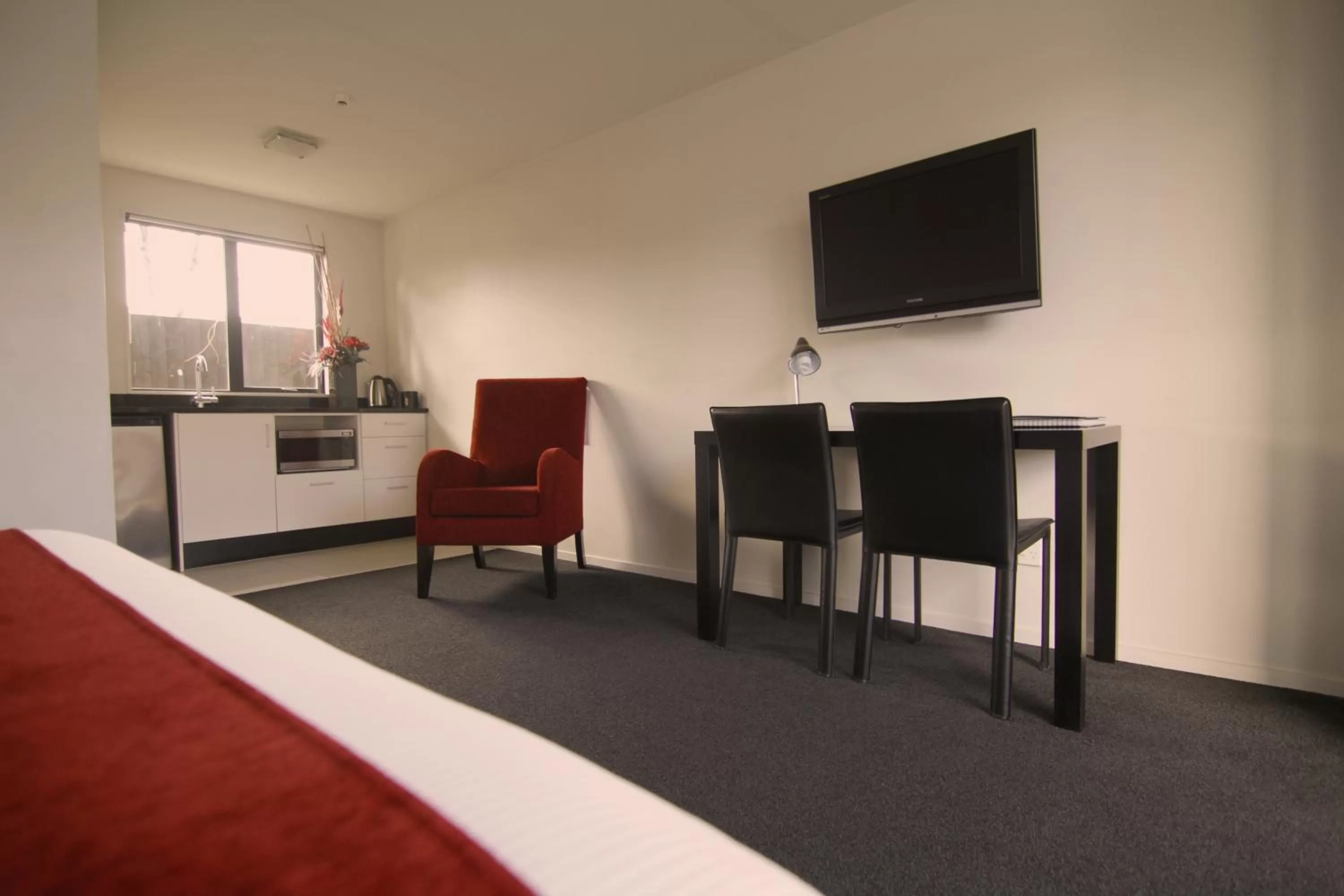 TV and multimedia in Metropolitan Motel on Riccarton - 2 mins walk to Westfield