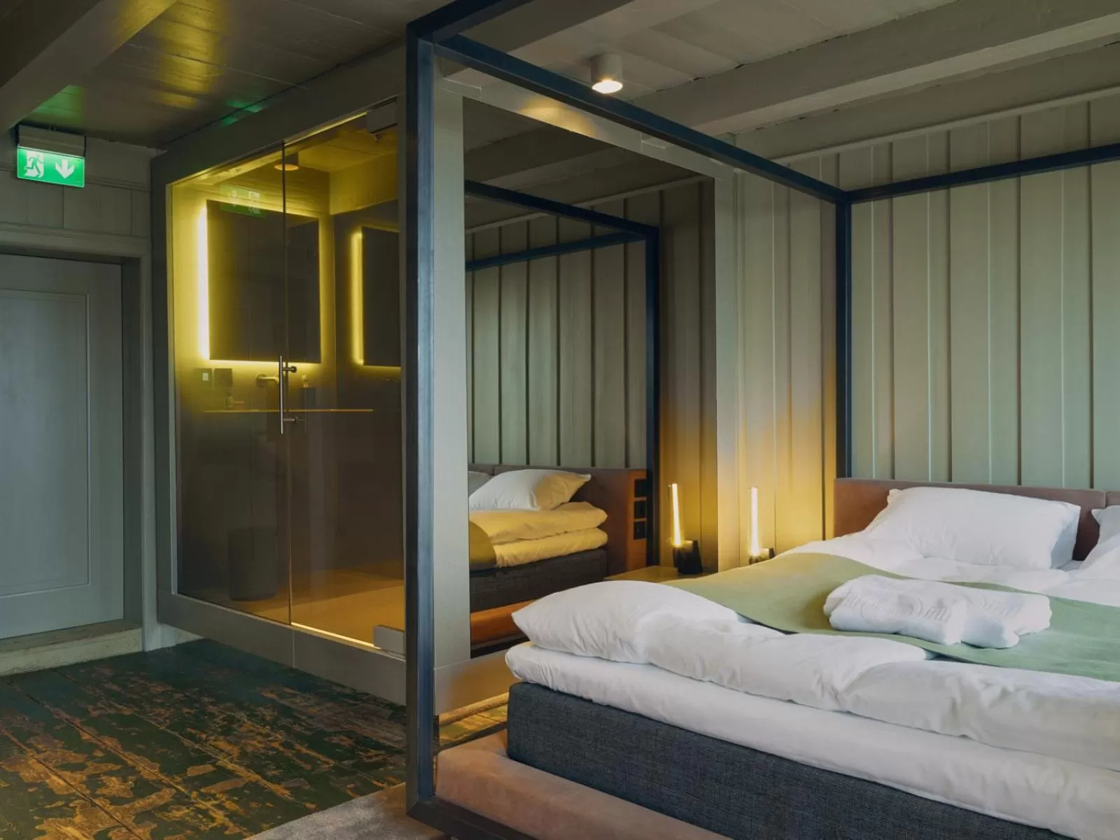 Bathroom, Bed in Tollboden Hotell - Unike Hoteller