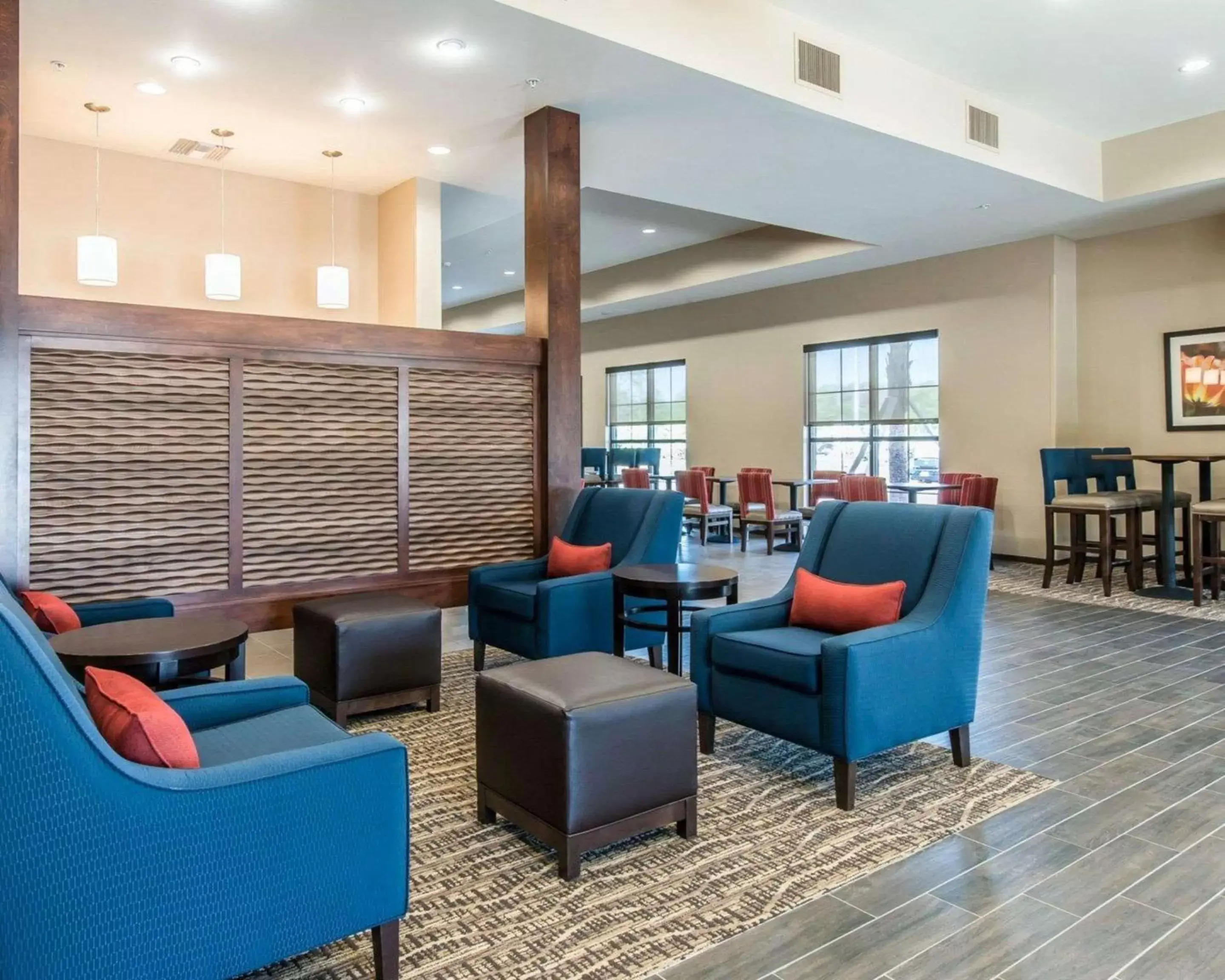 Lobby or reception, Lounge/Bar in Comfort Suites near Rainbow Springs Dunnellon