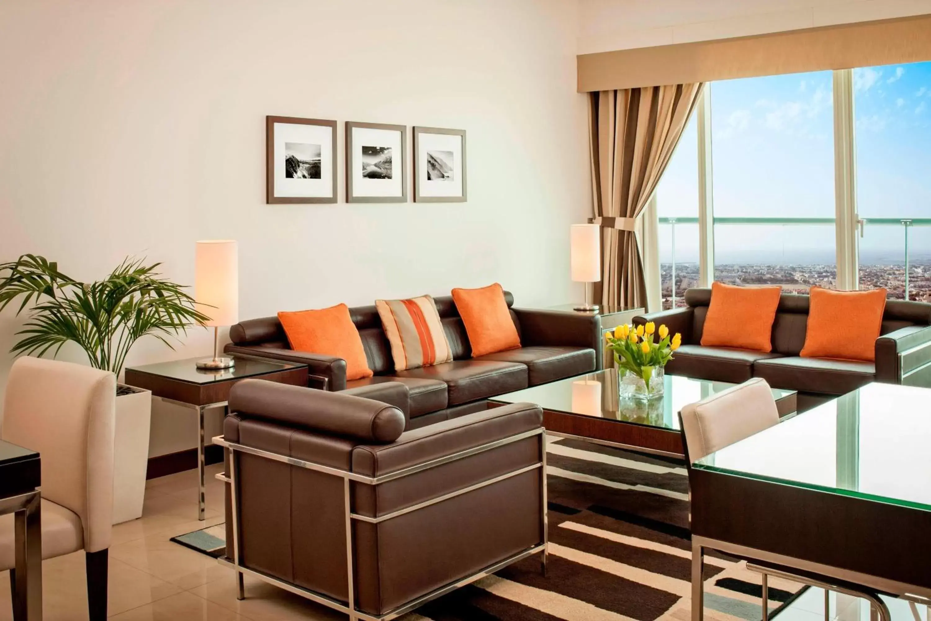 Bedroom, Seating Area in Four Points by Sheraton Sheikh Zayed Road