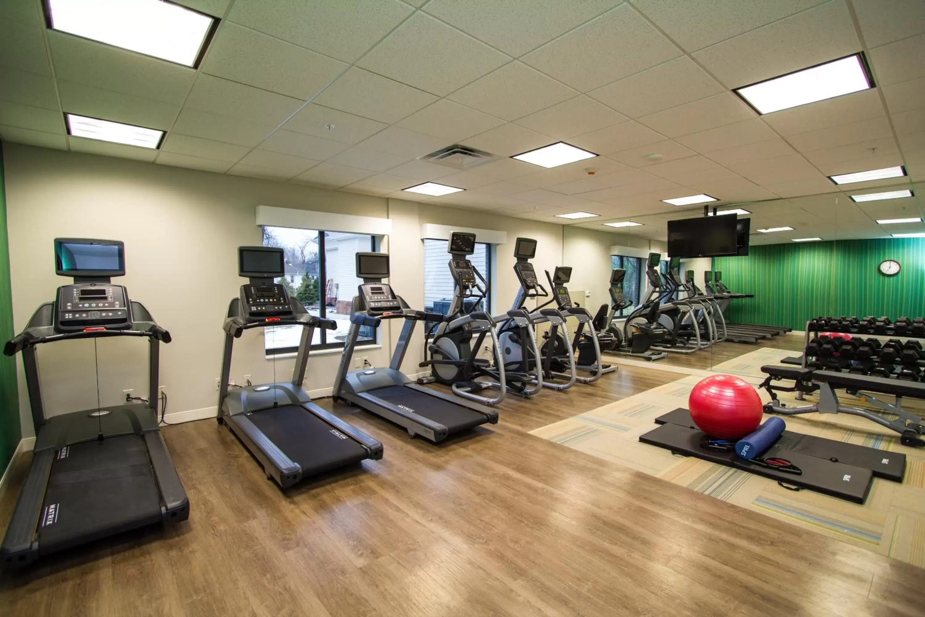 Spa and wellness centre/facilities, Fitness Center/Facilities in Holiday Inn Express Bordentown - Trenton South, an IHG Hotel