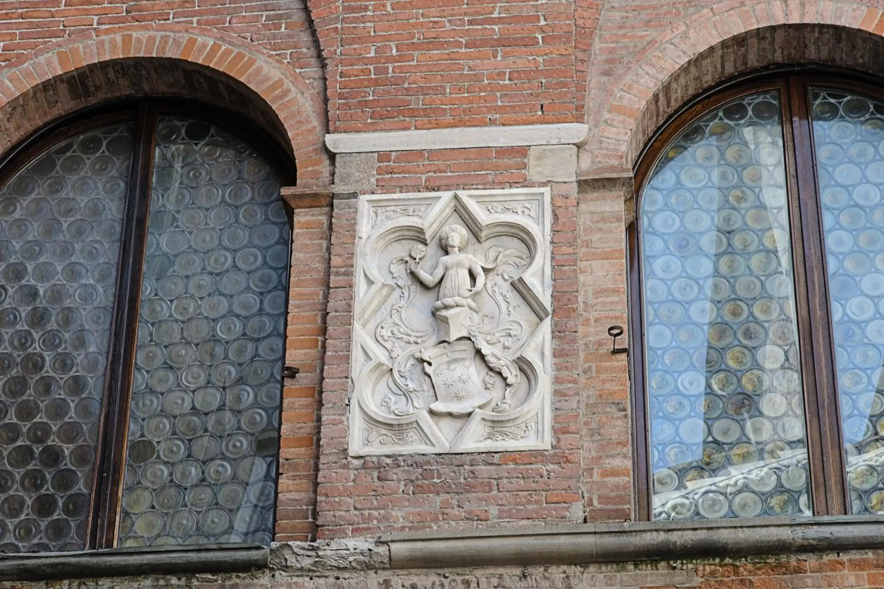 Facade/entrance in L'antica Bifore