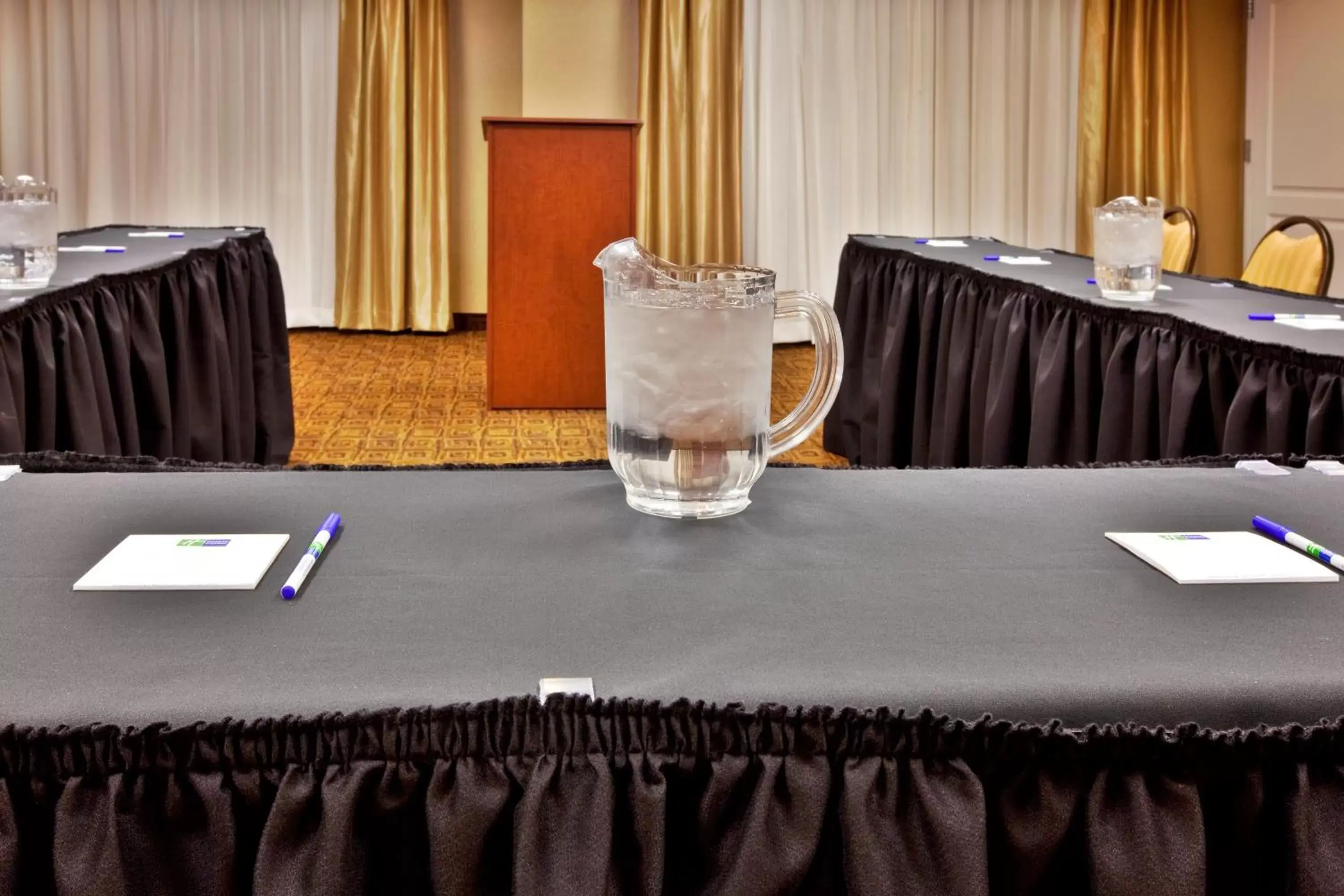 Meeting/conference room, Business Area/Conference Room in Holiday Inn Express Hotel & Suites Crawfordsville, an IHG Hotel