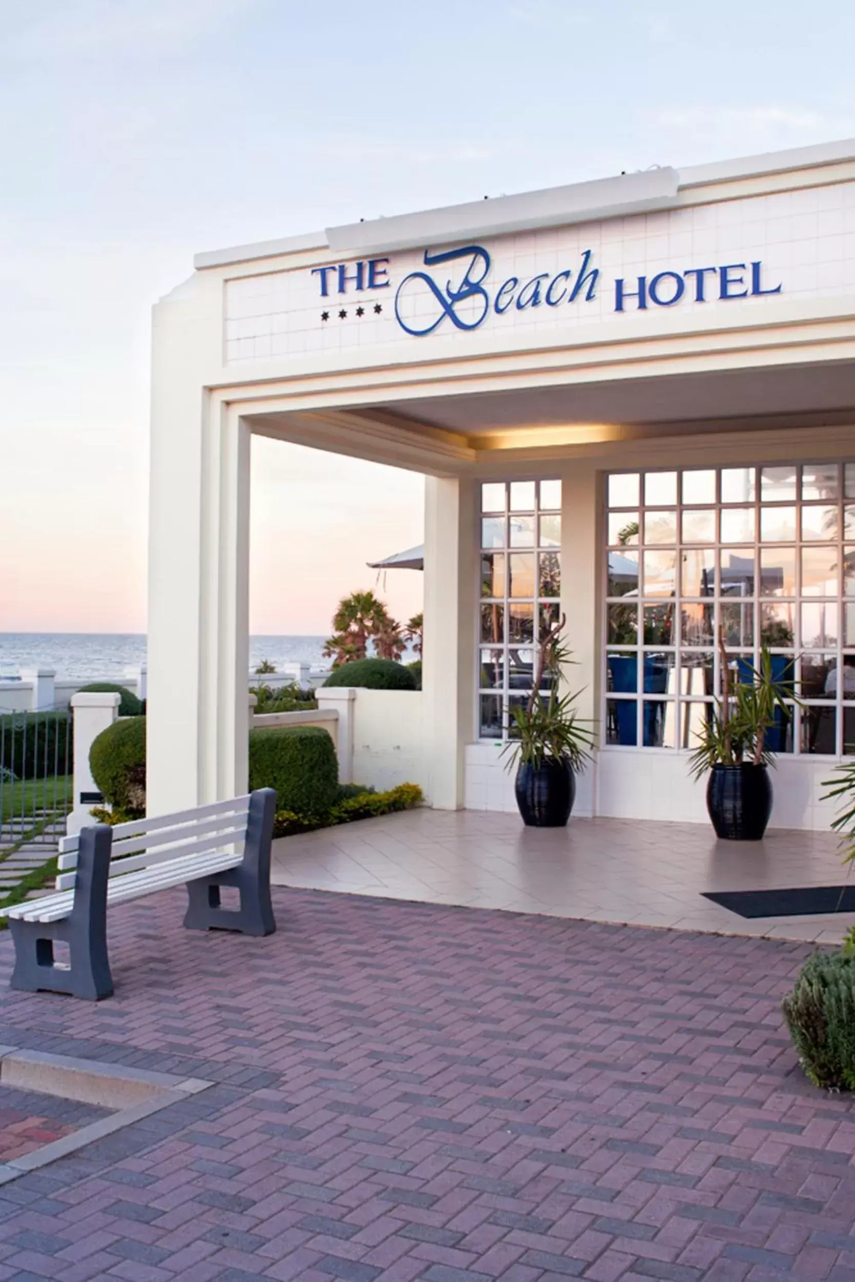 Facade/entrance in The Beach Hotel