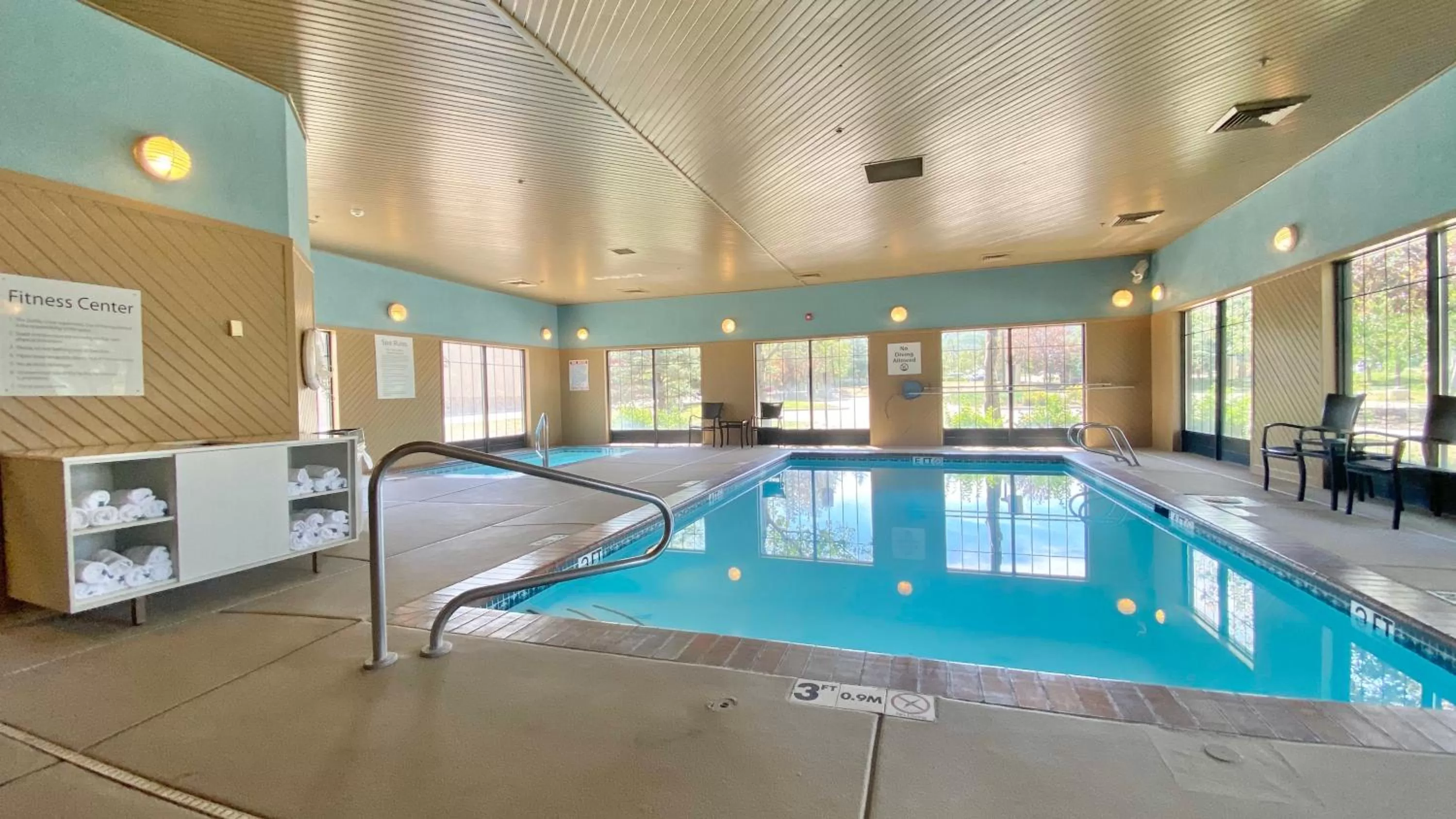 Swimming pool in Holiday Inn Express Park City by IHG