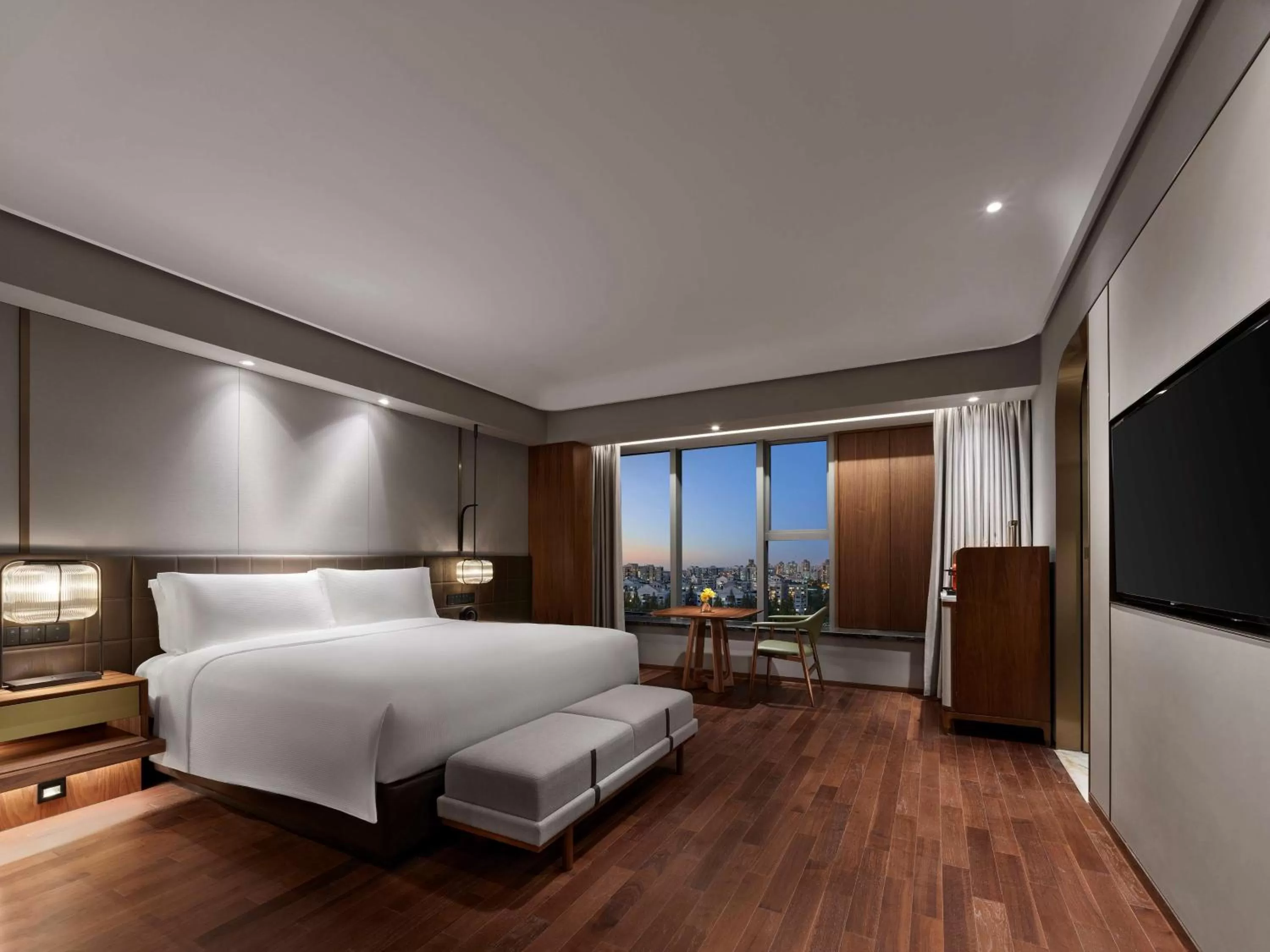 Bedroom, Bed in Hilton Shanghai Hongqiao