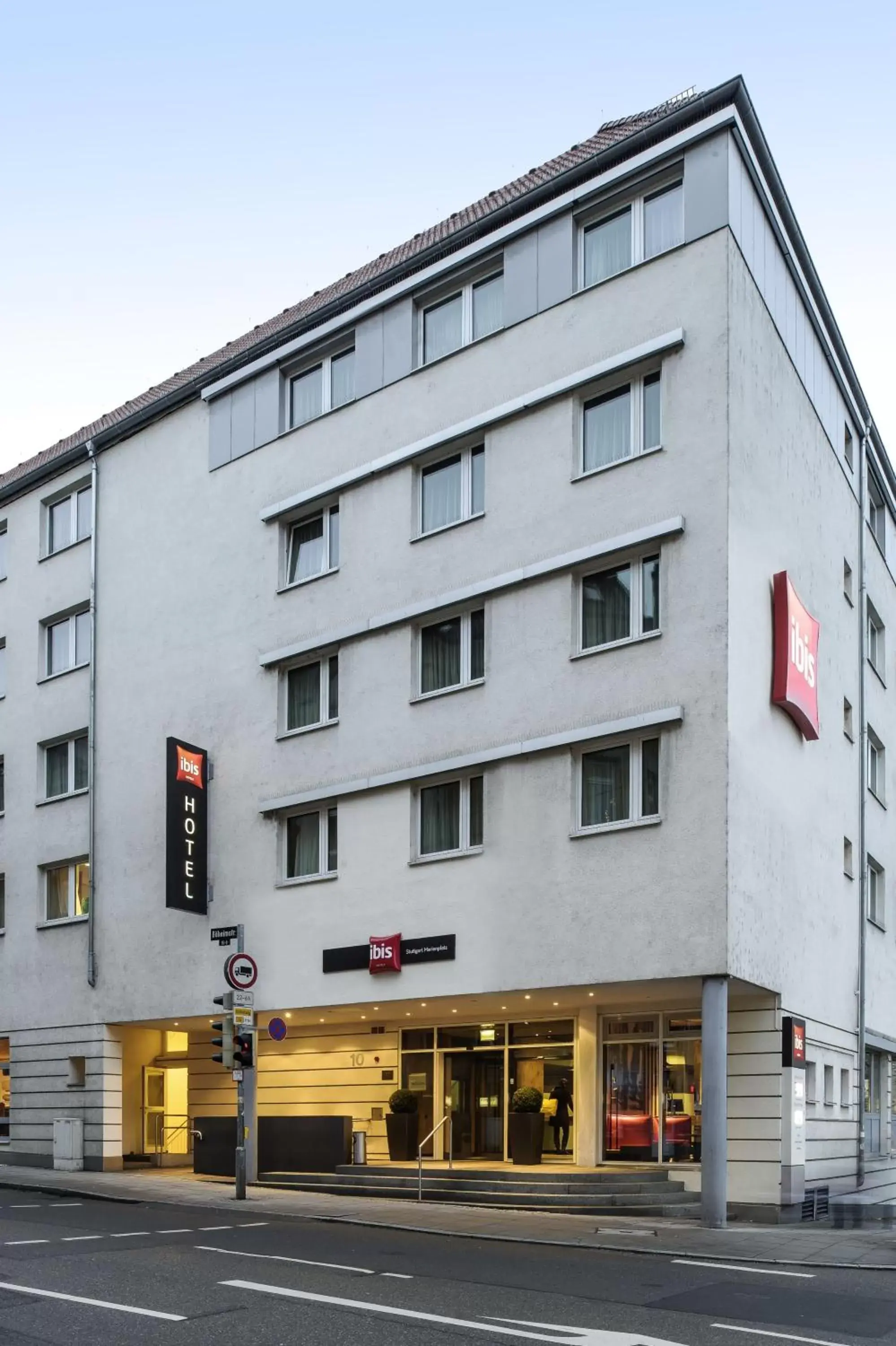 Facade/entrance, Property Building in ibis Stuttgart Centrum