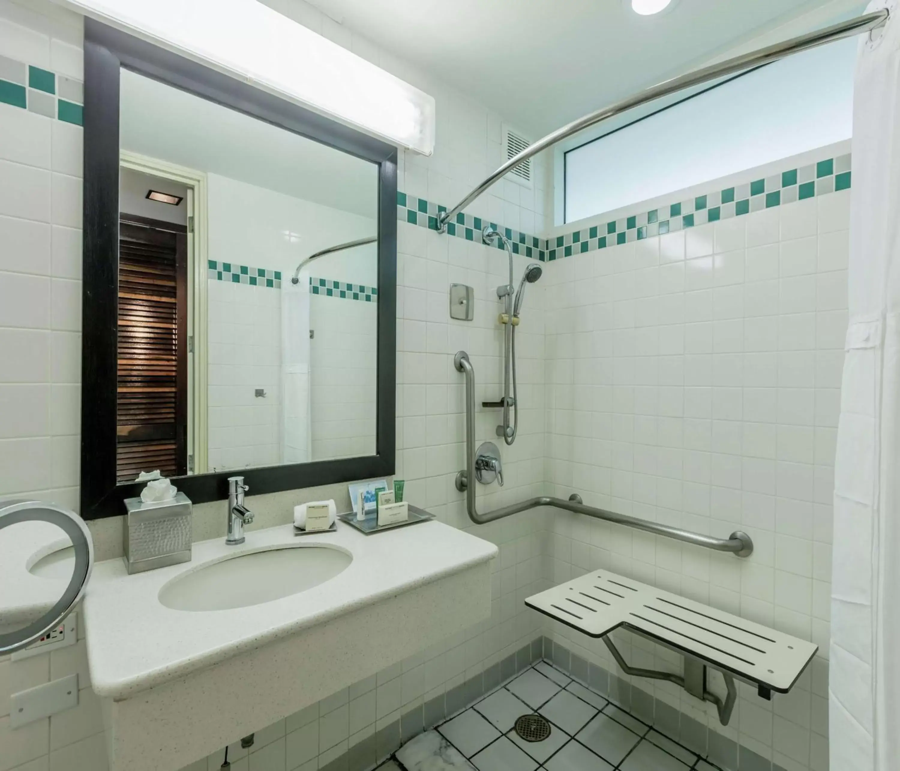 Shower, Bathroom in Hilton Ponce Golf & Casino Resort