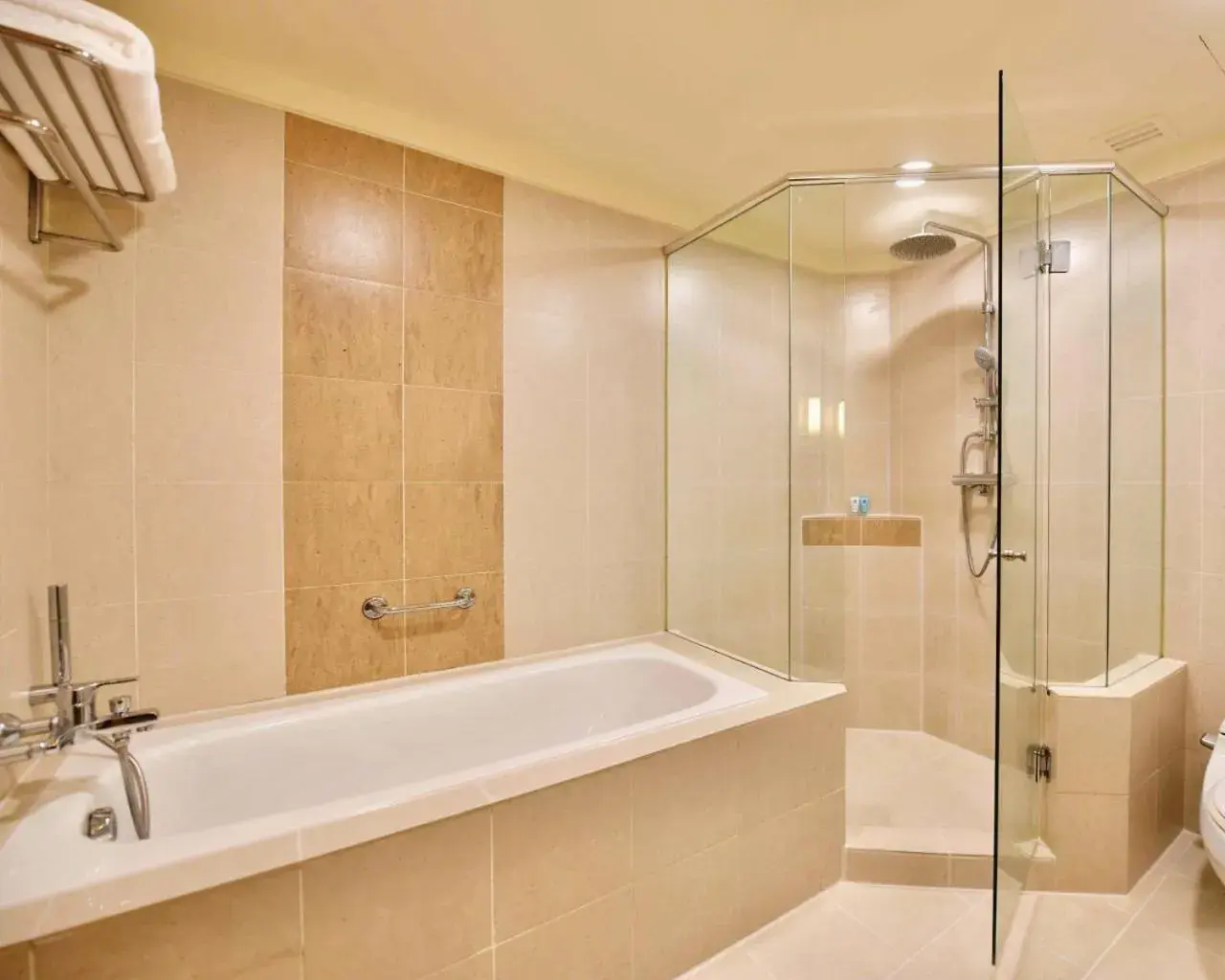 Bathroom in Concorde Hotel Kuala Lumpur