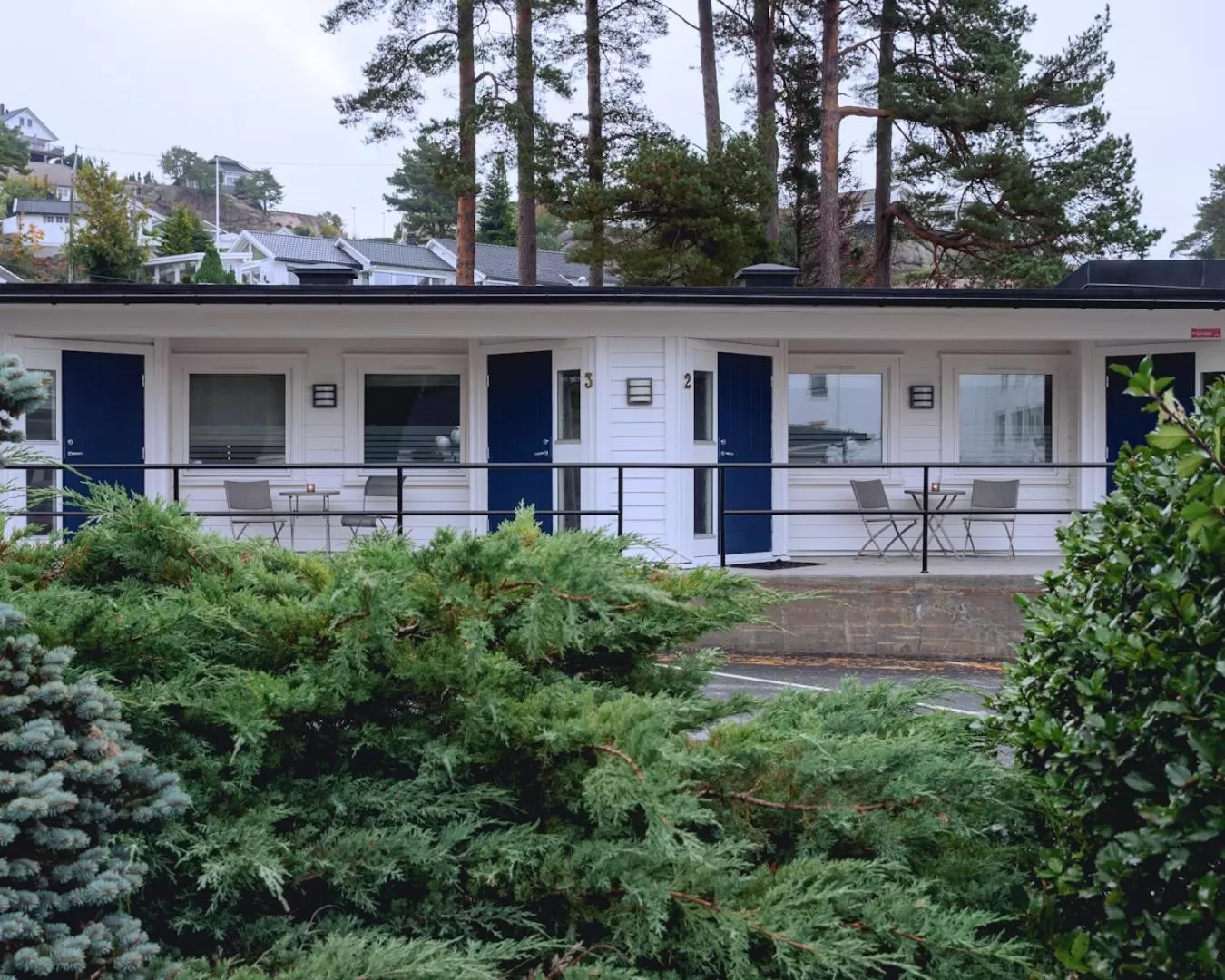 Facade/entrance in Strand Hotel Fevik - by Classic Norway Hotels