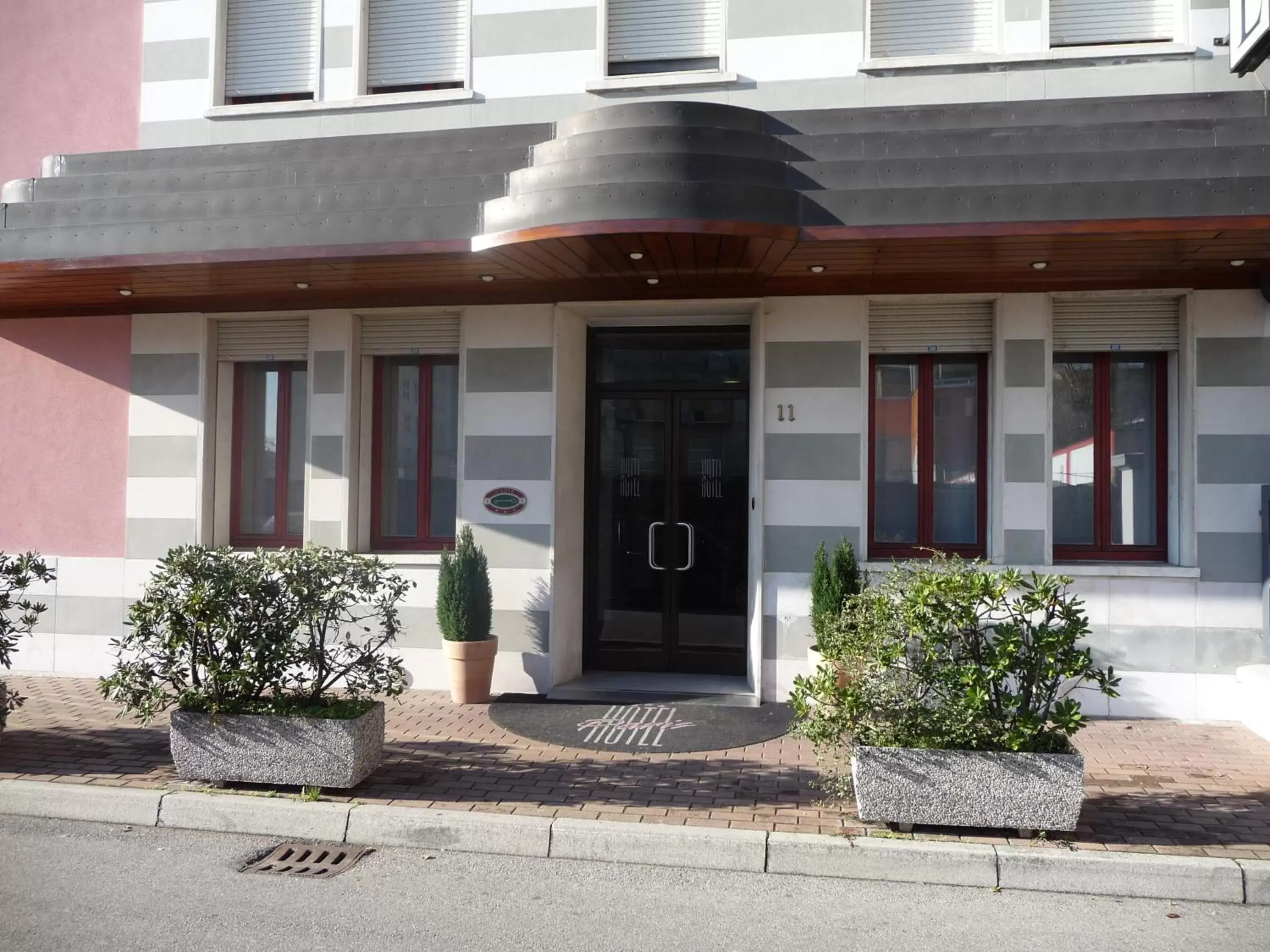 Facade/entrance in Hotel Paris