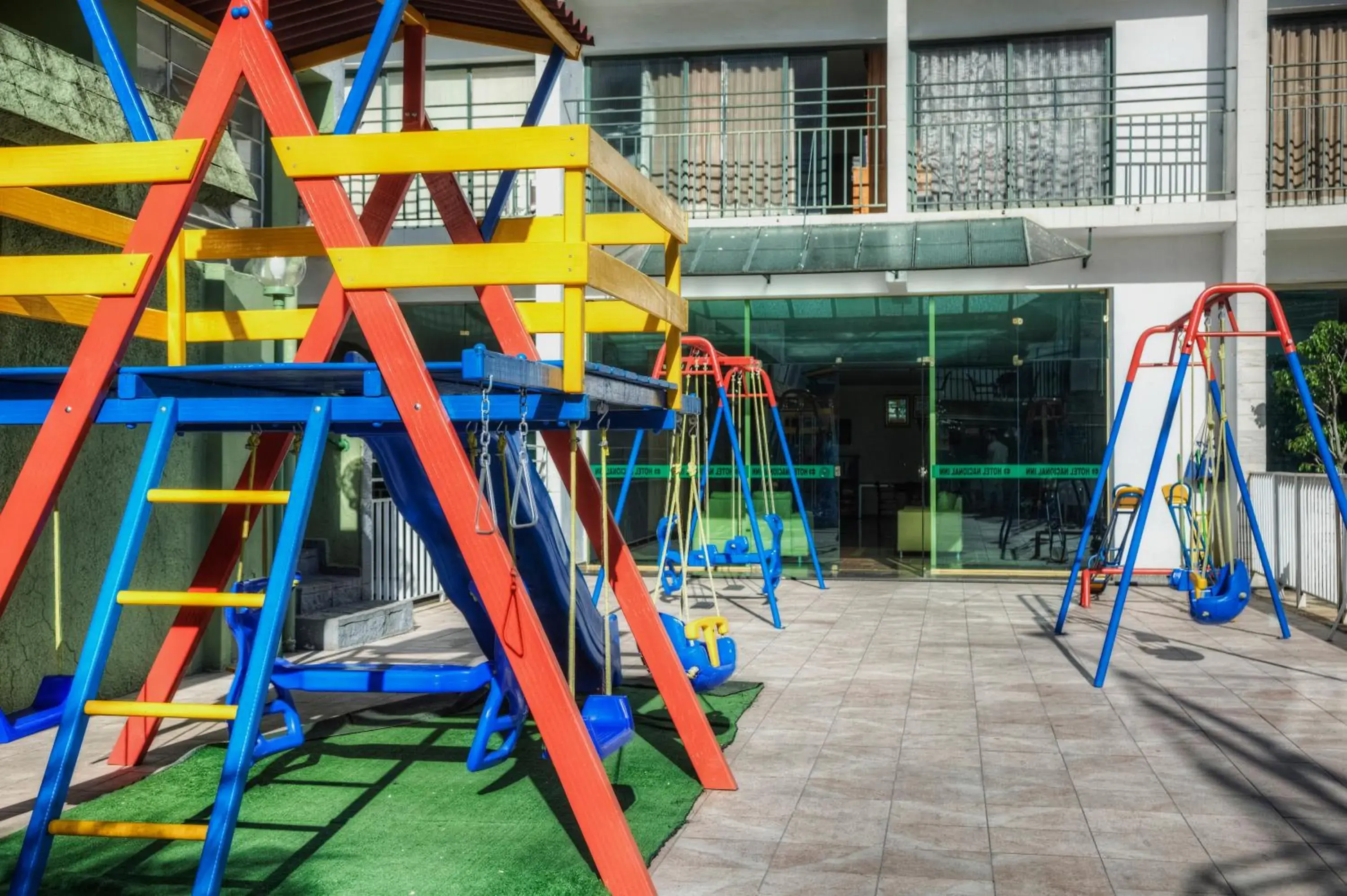 Children play ground, Children's Play Area in Nacional Inn Poços de Caldas - Lazer completo e Gastronomia no Centro