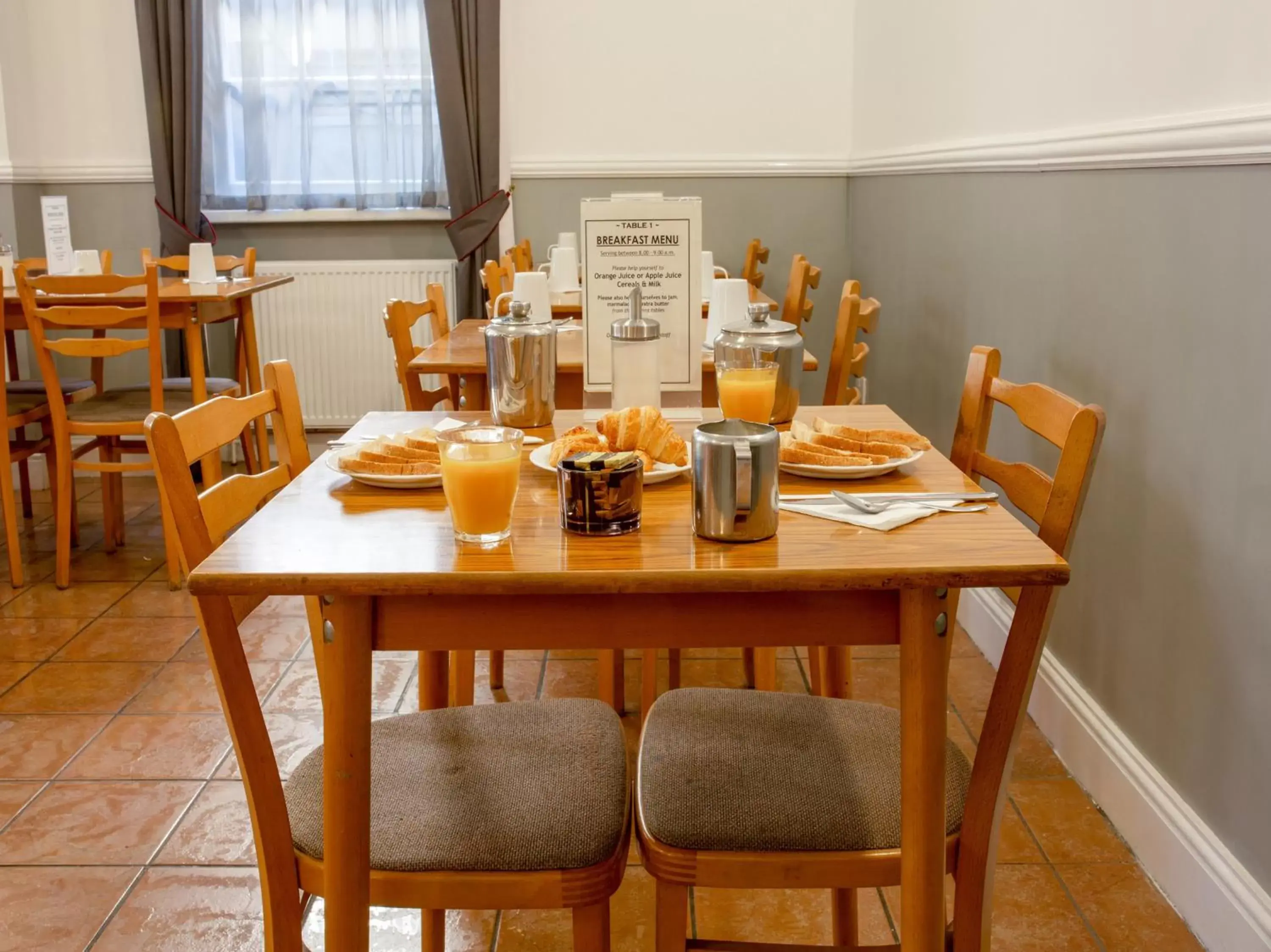 Breakfast, Restaurant/Places to Eat in OYO Townhouse New England, London Victoria