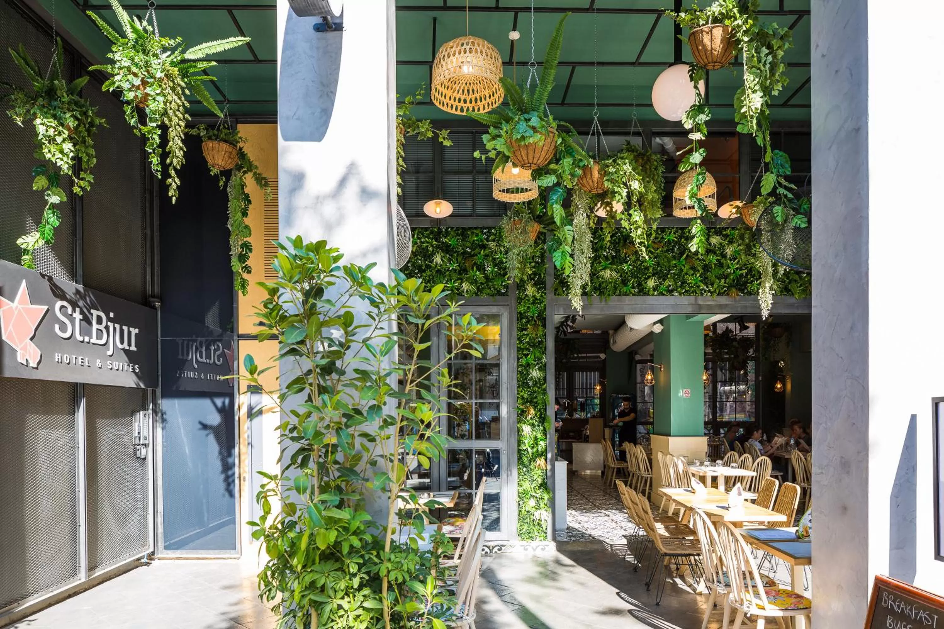 Facade/entrance in St. Bjur Suites