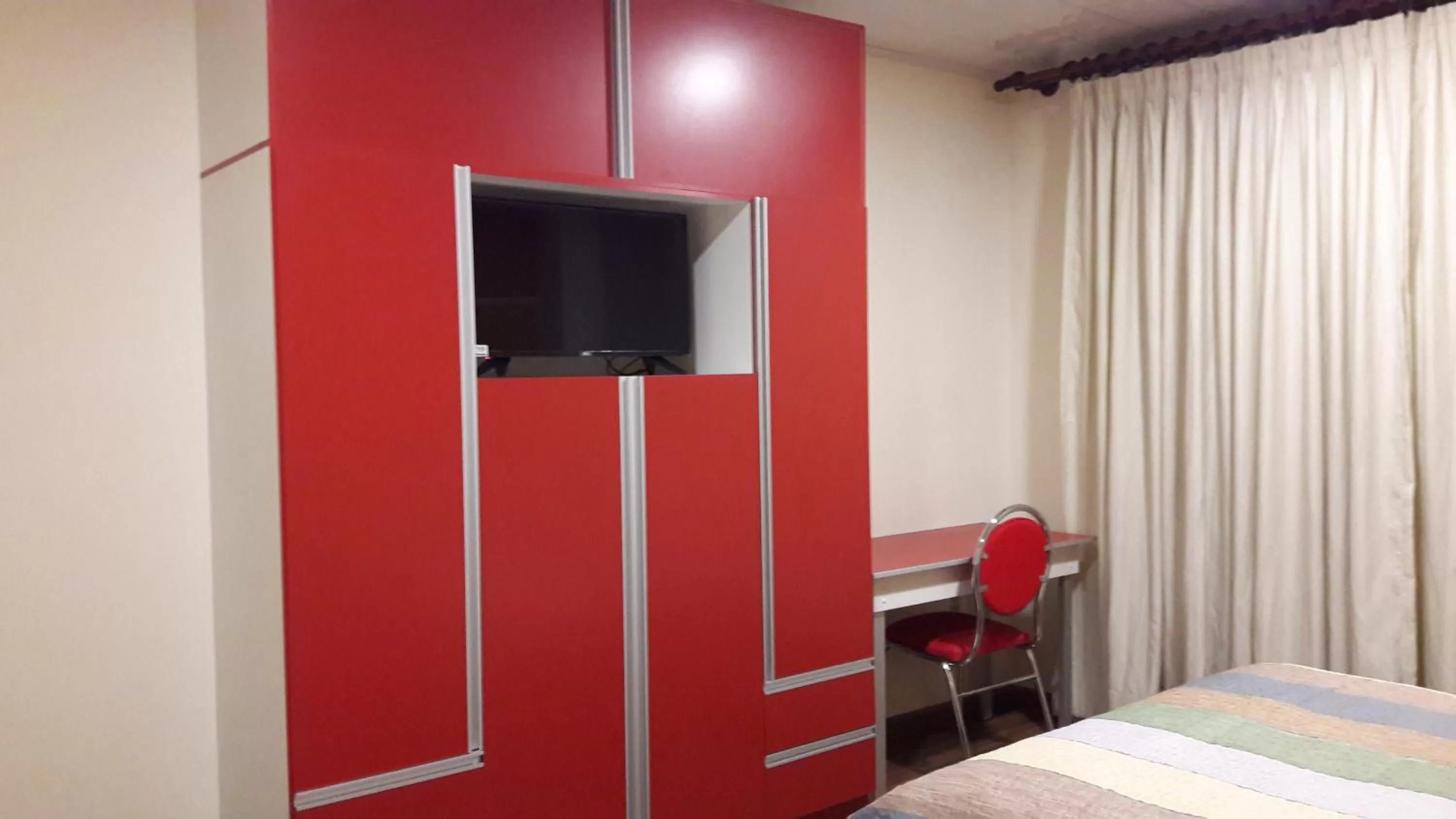 Decorative detail, Bed in Apart Serma Hotel