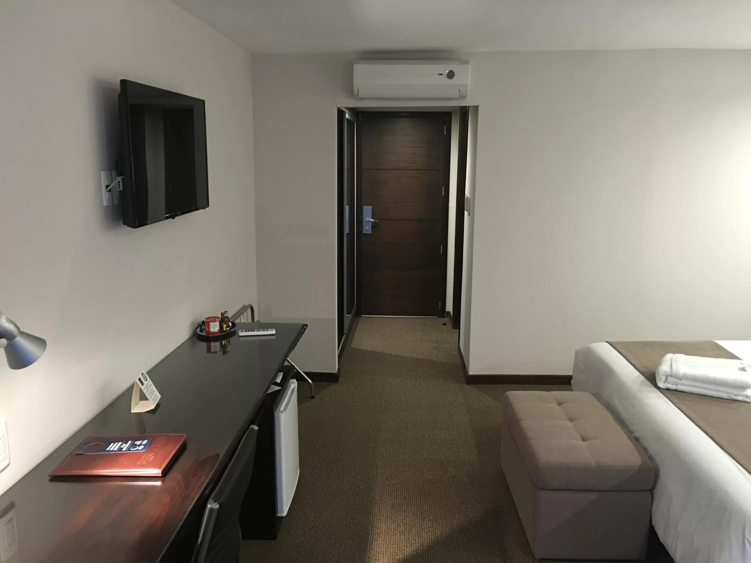 Photo of the whole room in Crystal Tower