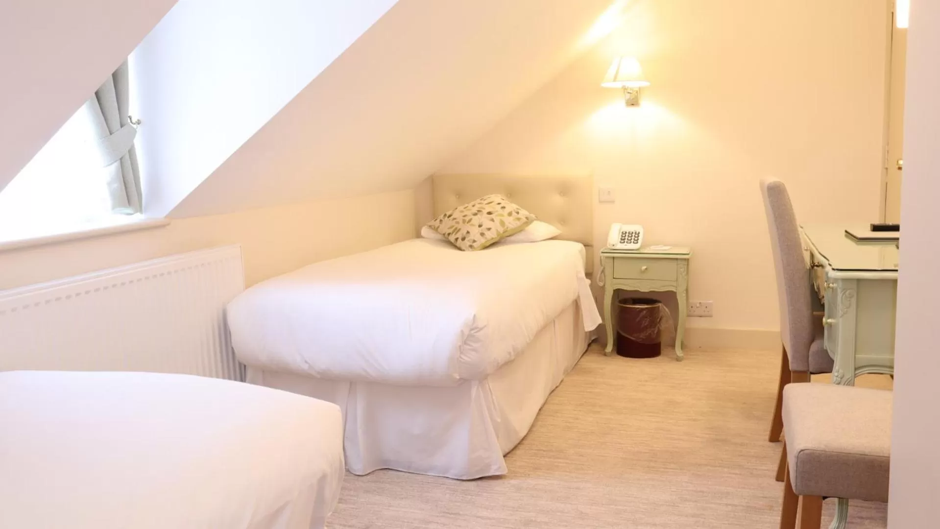 Bedroom, Bed in Centennial Hotel