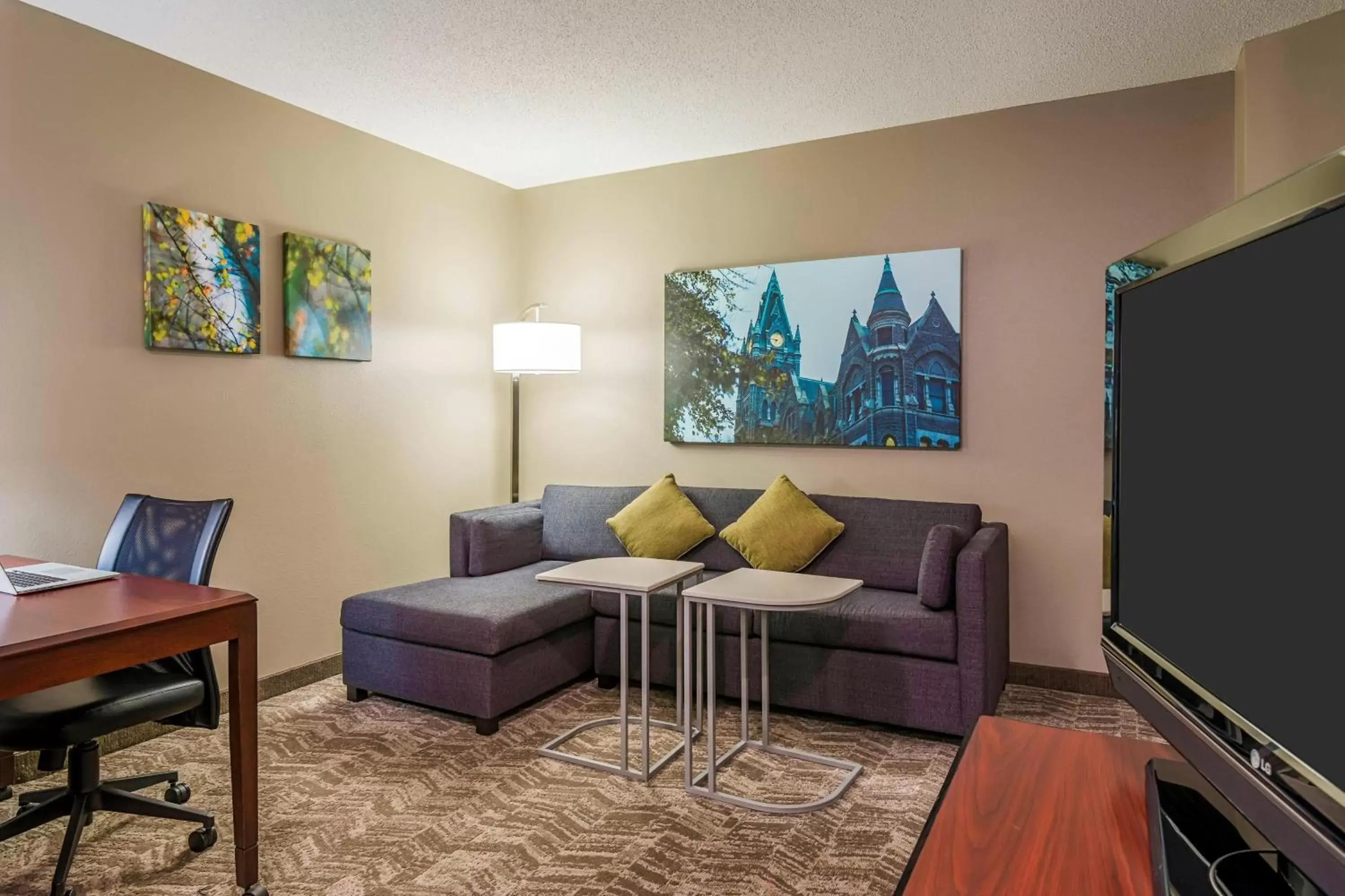 Living room, Seating Area in SpringHill Suites Richmond Northwest