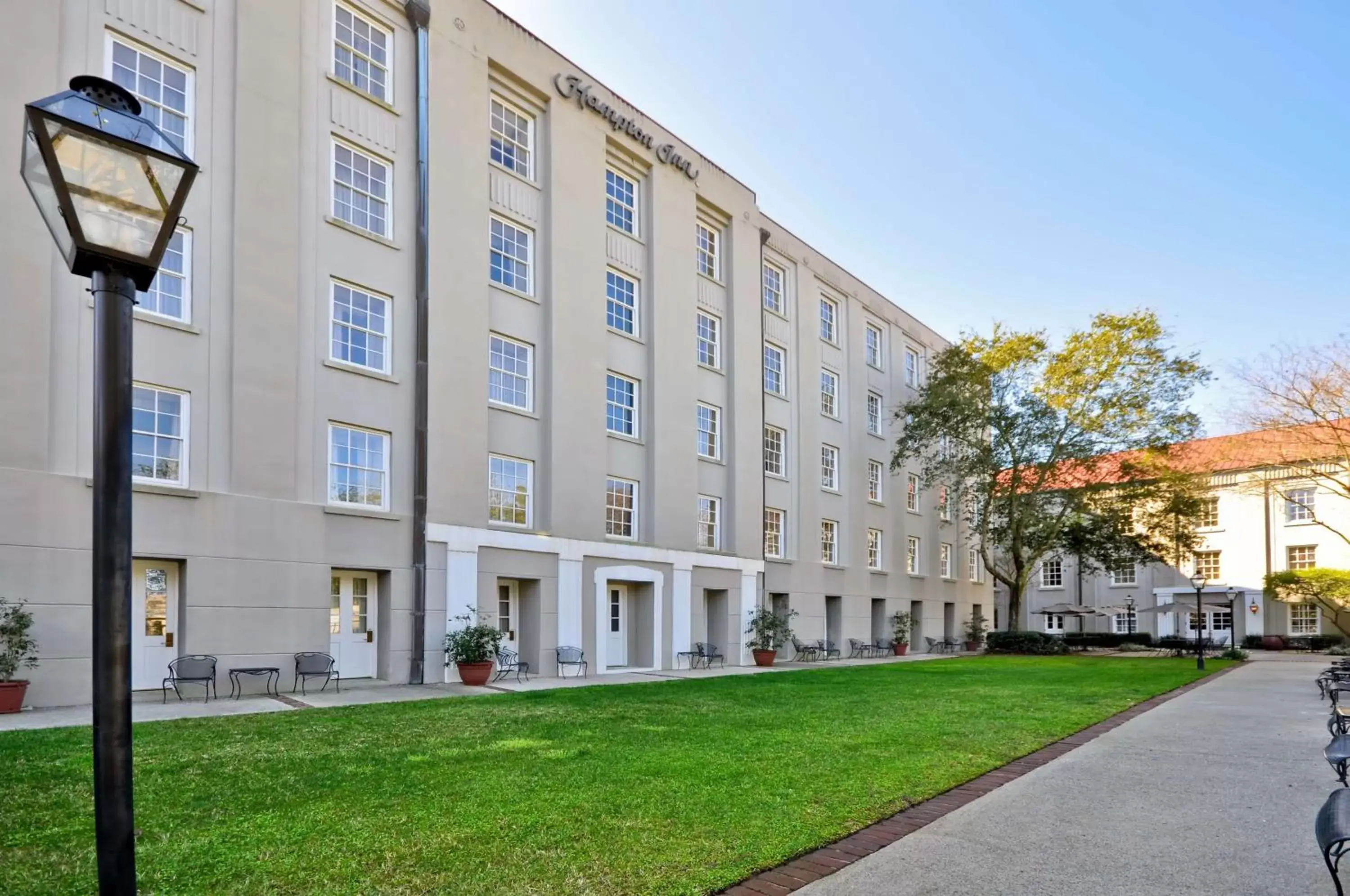 Property Building in Hampton Inn Charleston-Historic District