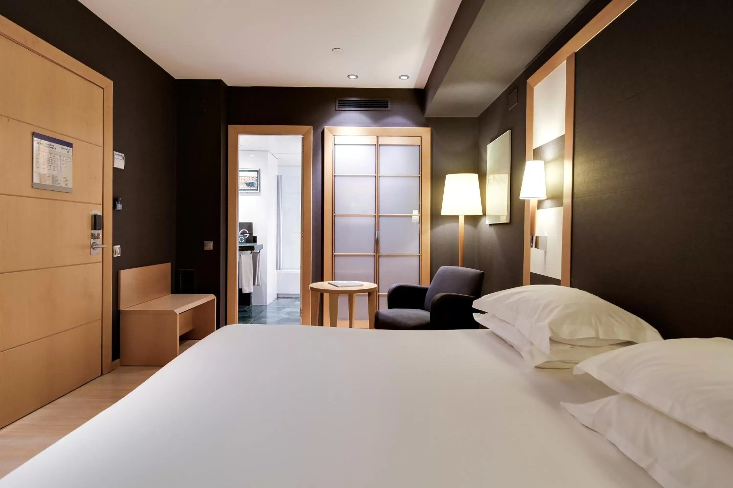 Photo of the whole room, Bed in Hotel Barcelona Universal