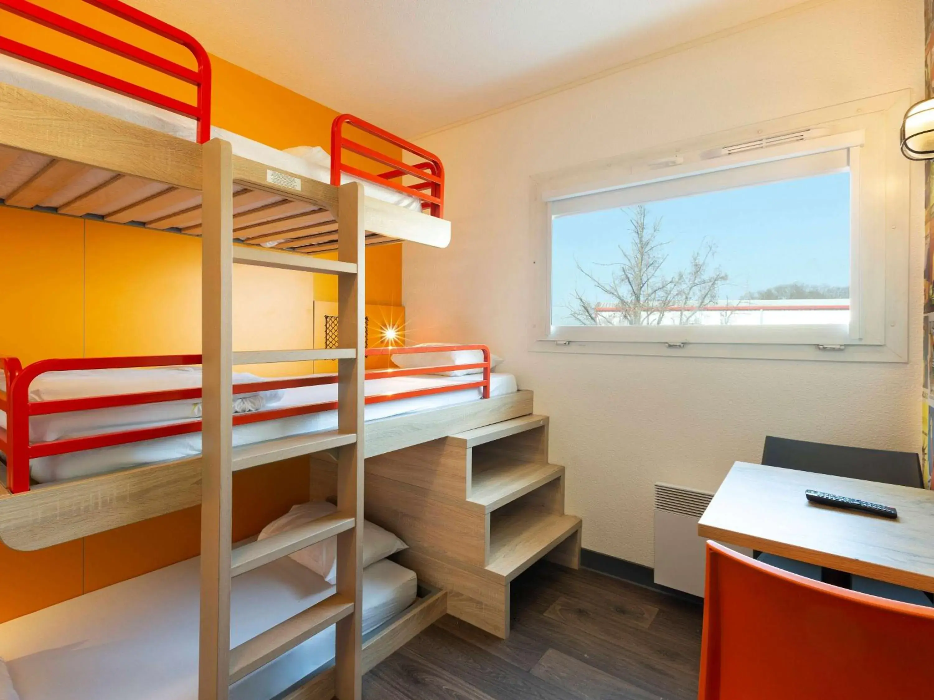Photo of the whole room, Bed in hôtel F1 Strasbourg Sud La Vigie Photo of the whole room, Bed in hôtel F1 Strasbourg Sud La Vigie