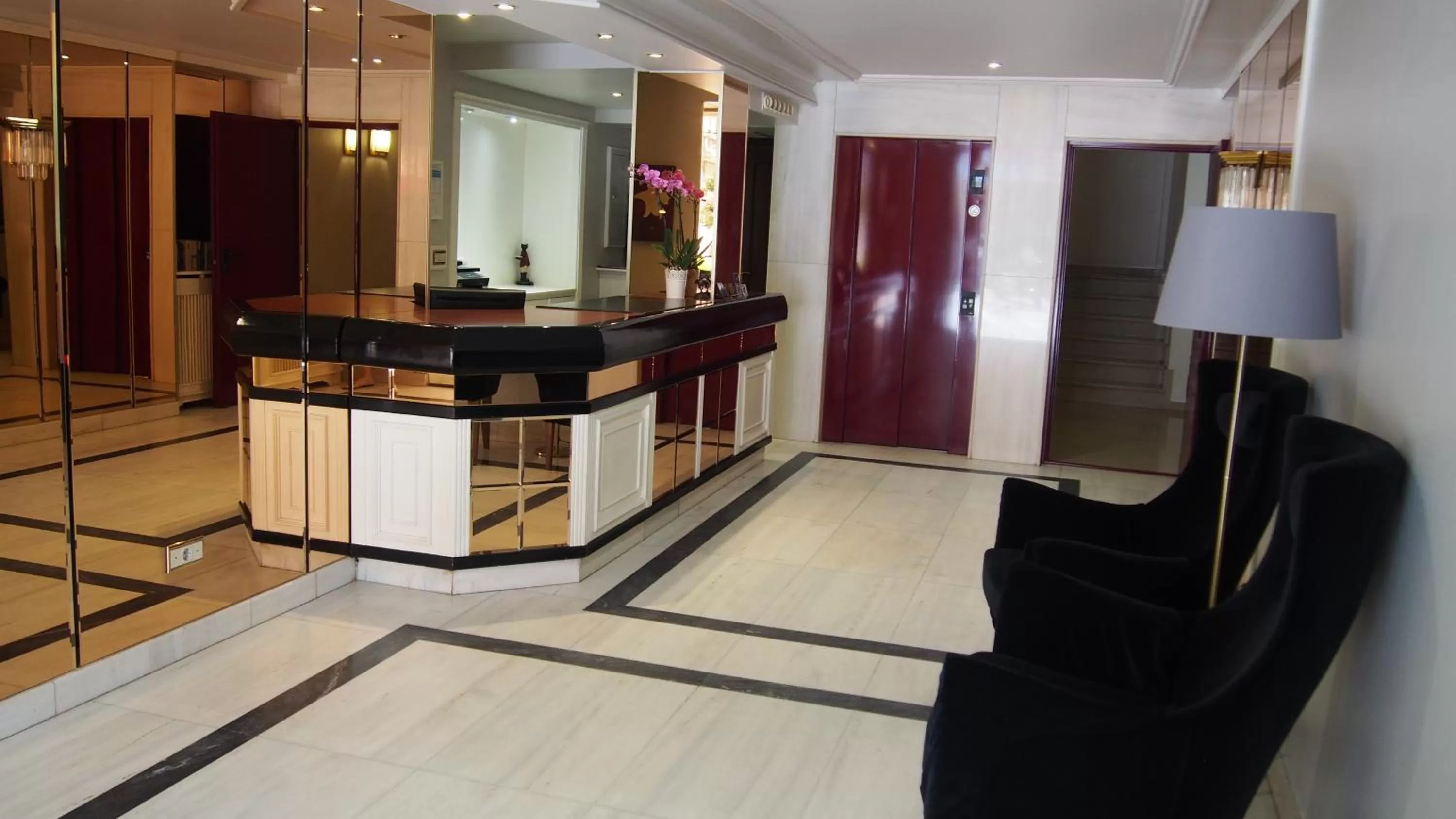 Lobby or reception in Hotel Compostela Vigo