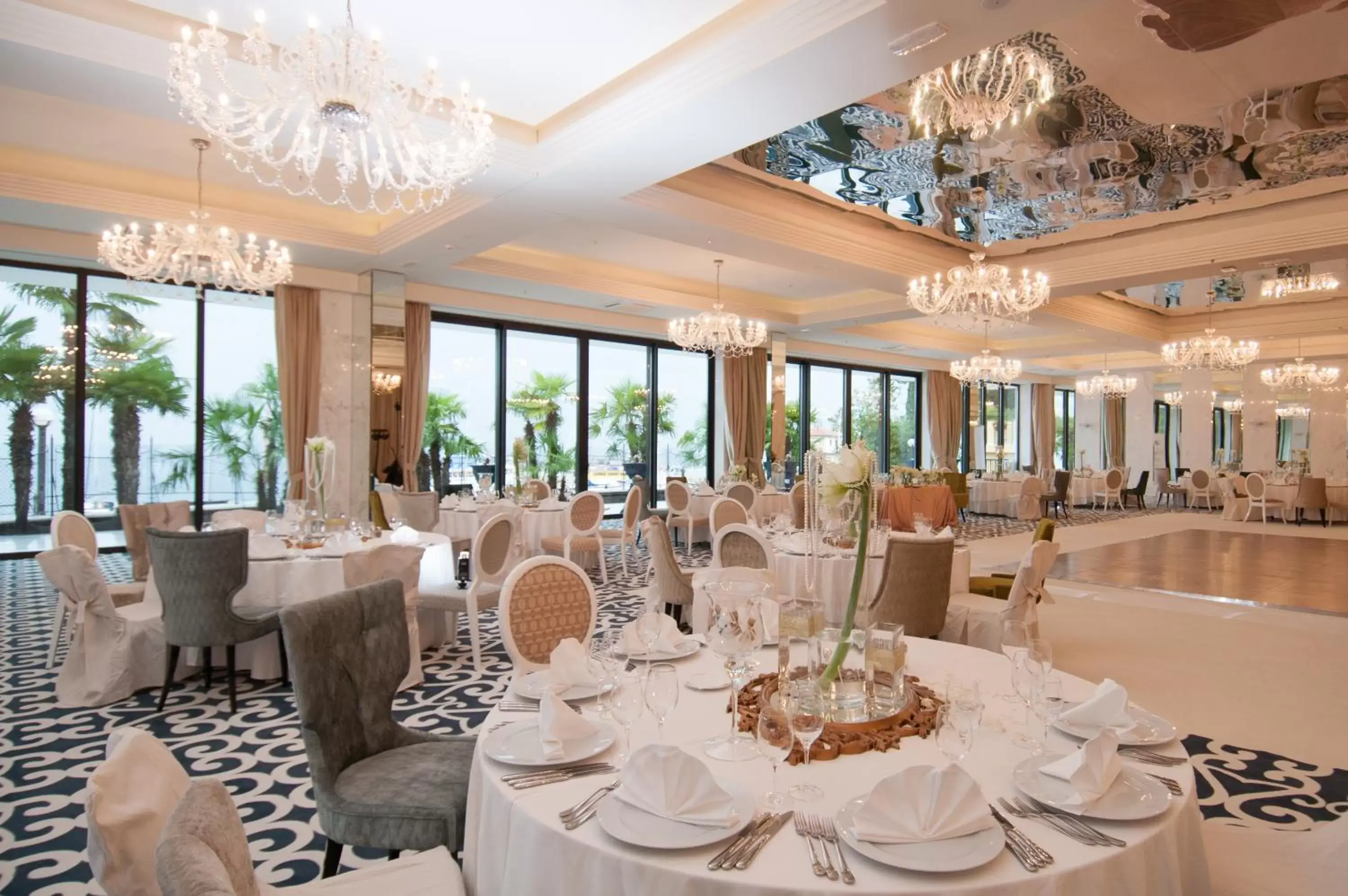 Banquet/Function facilities, Restaurant/Places to Eat in Amadria Park Hotel Royal