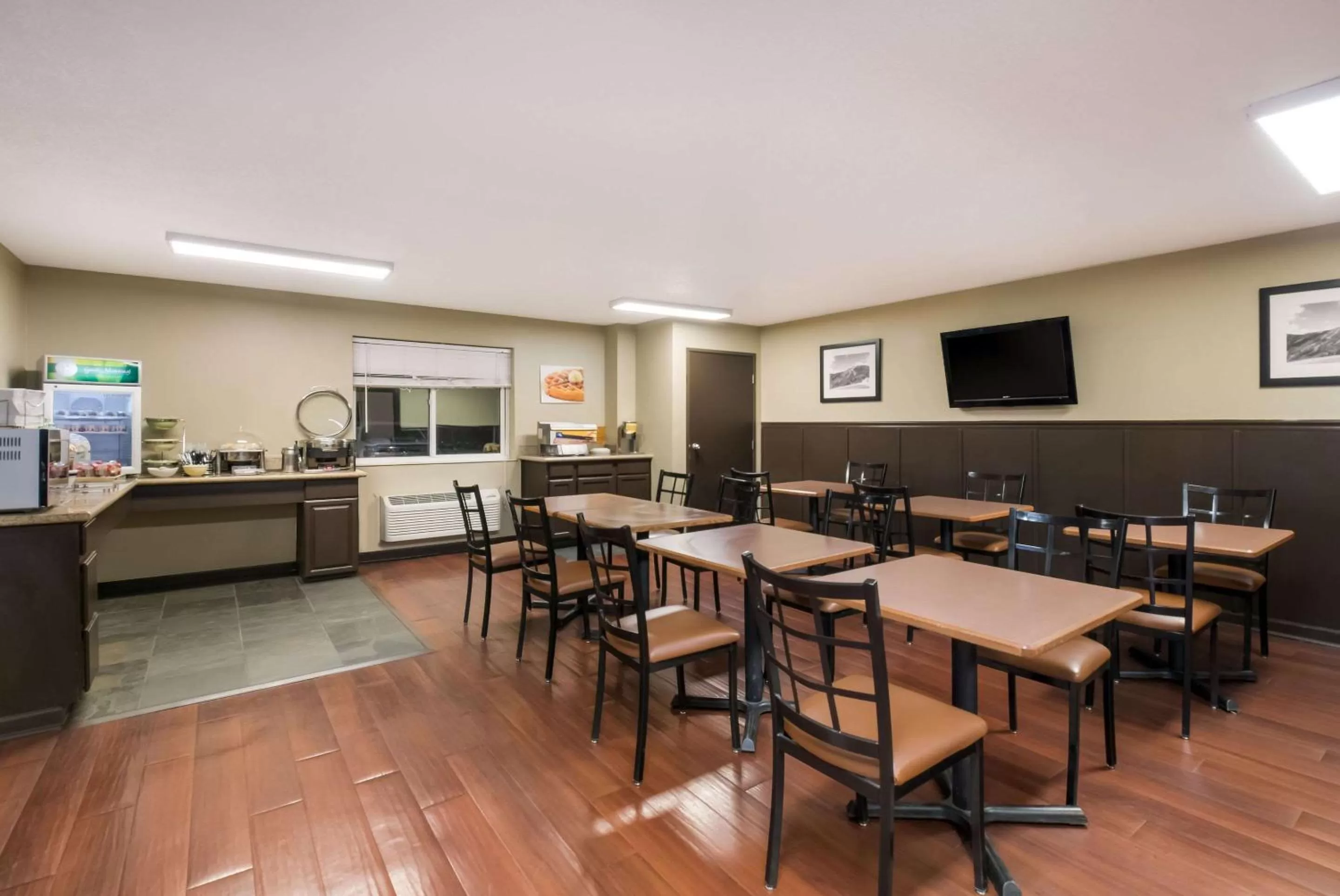 Breakfast in Quality Inn & Suites Steamboat Springs